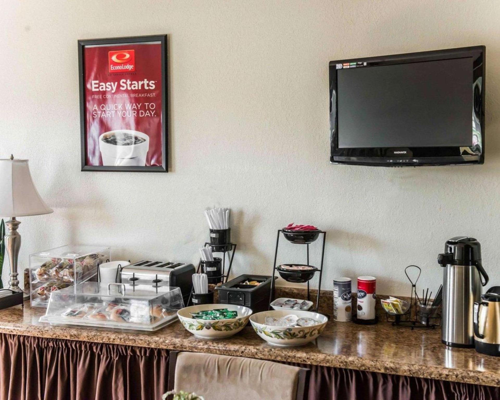 Econo Lodge Monticello photo 28