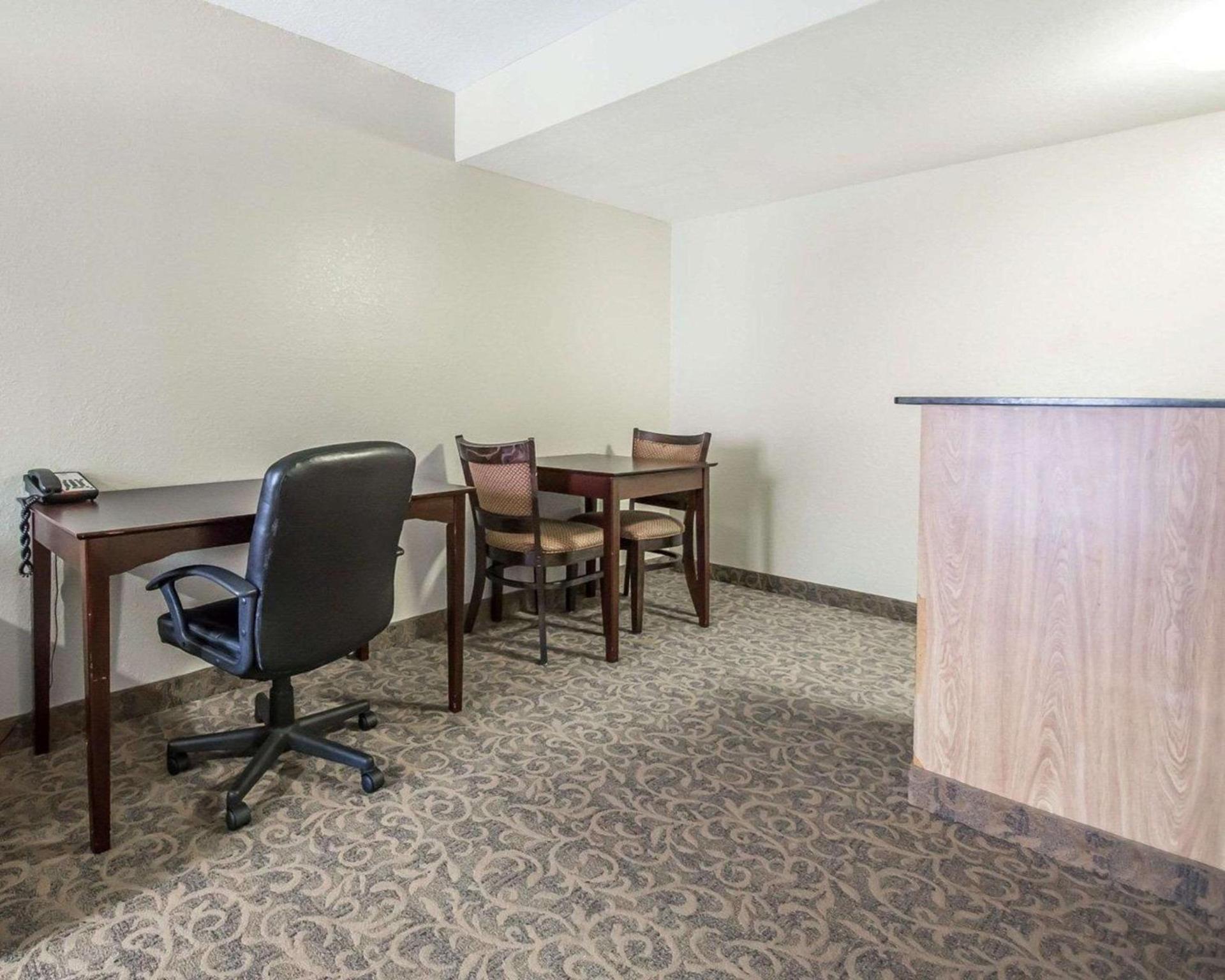 Quality Inn & Suites By the Parks photo 19