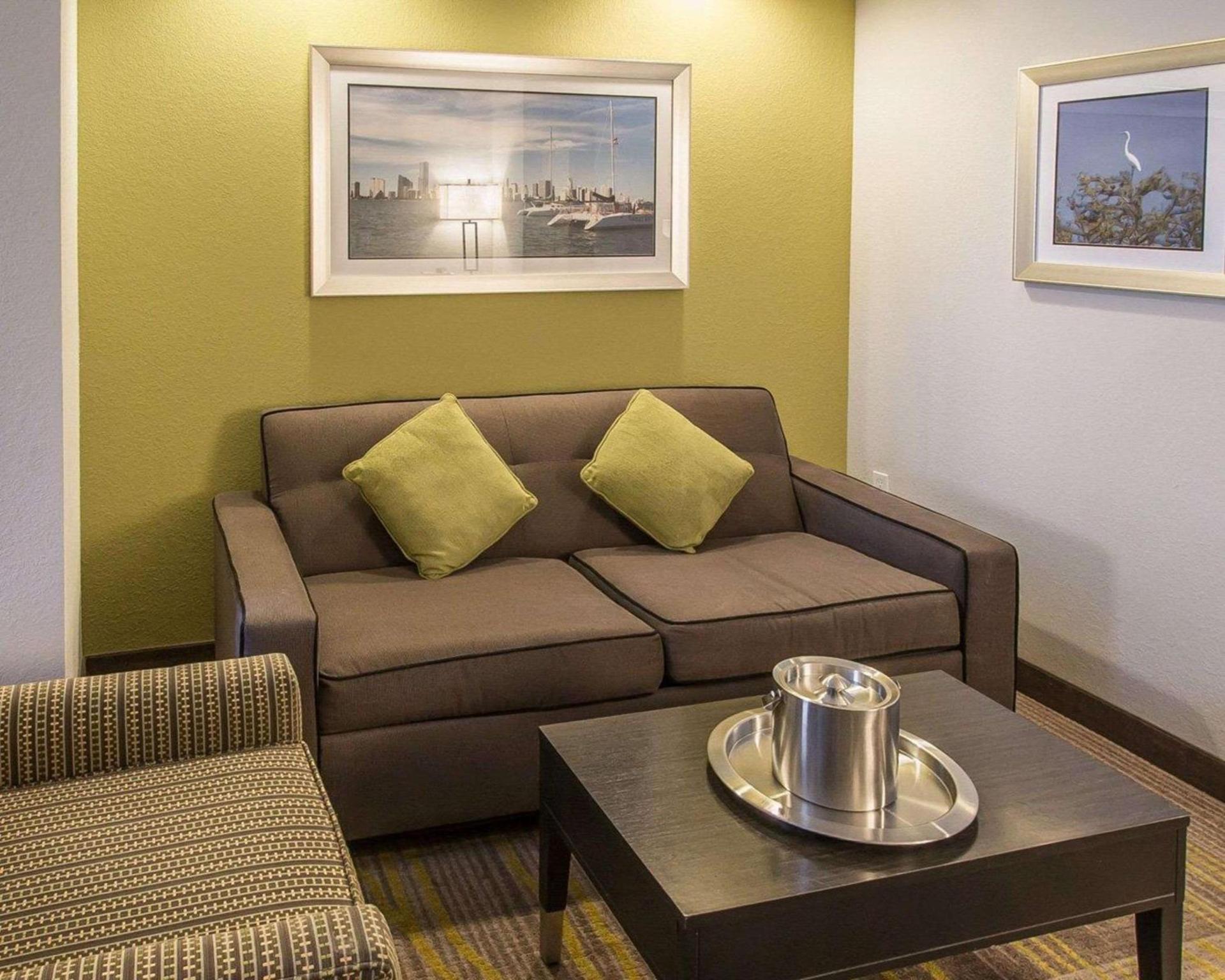 Comfort Suites Miami Airport North photo 25
