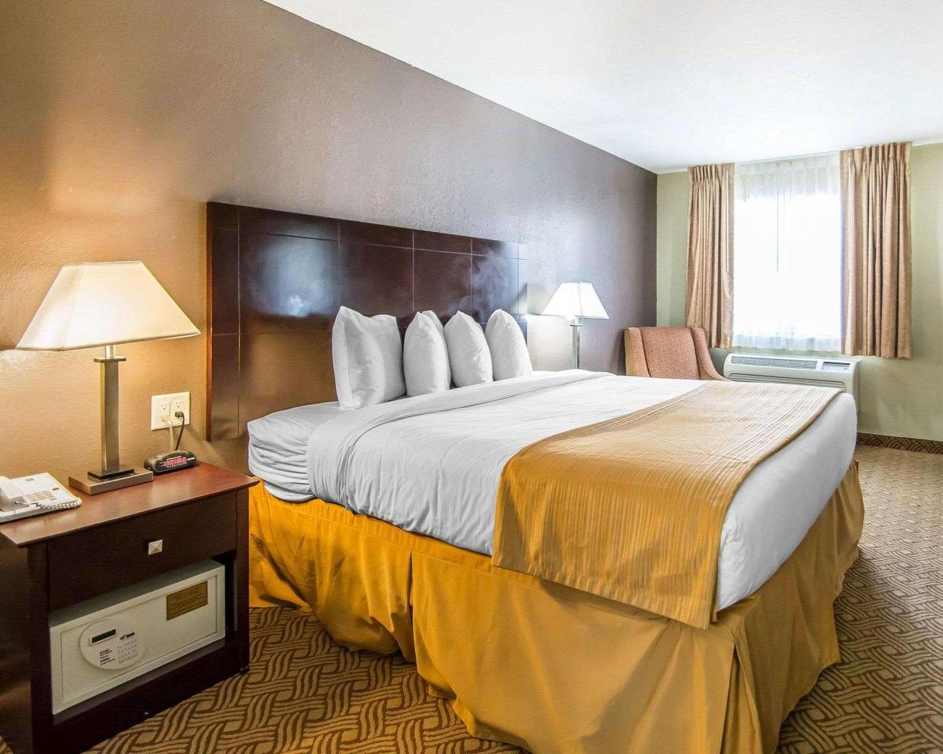 Quality Inn & Suites By the Parks photo 17