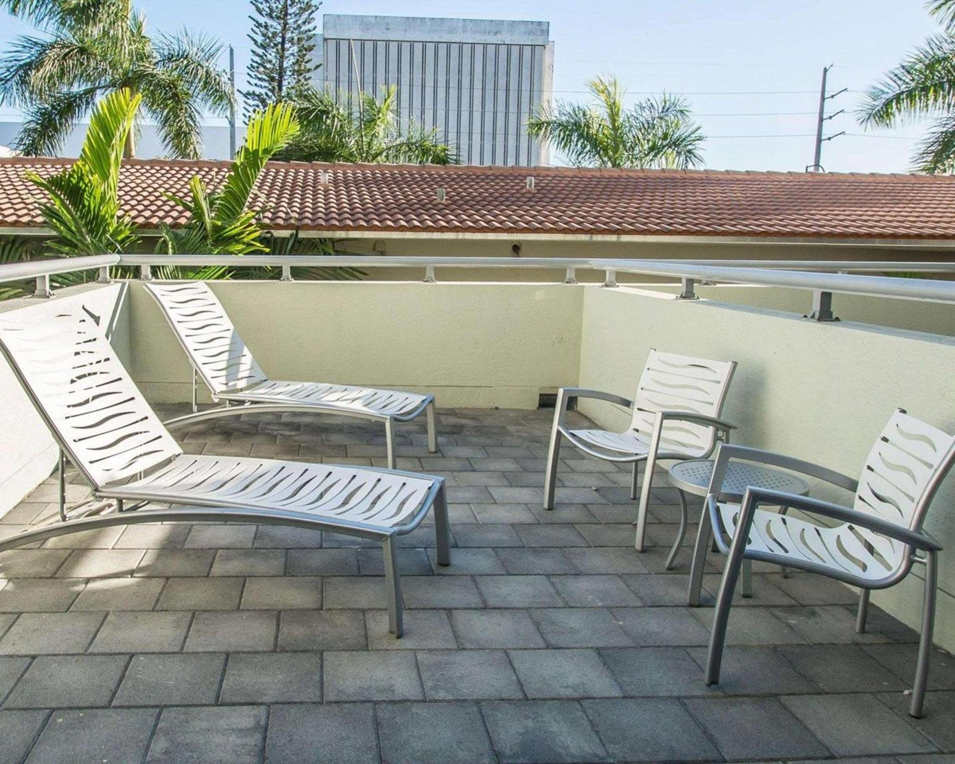 Comfort Suites Miami Airport North photo 21