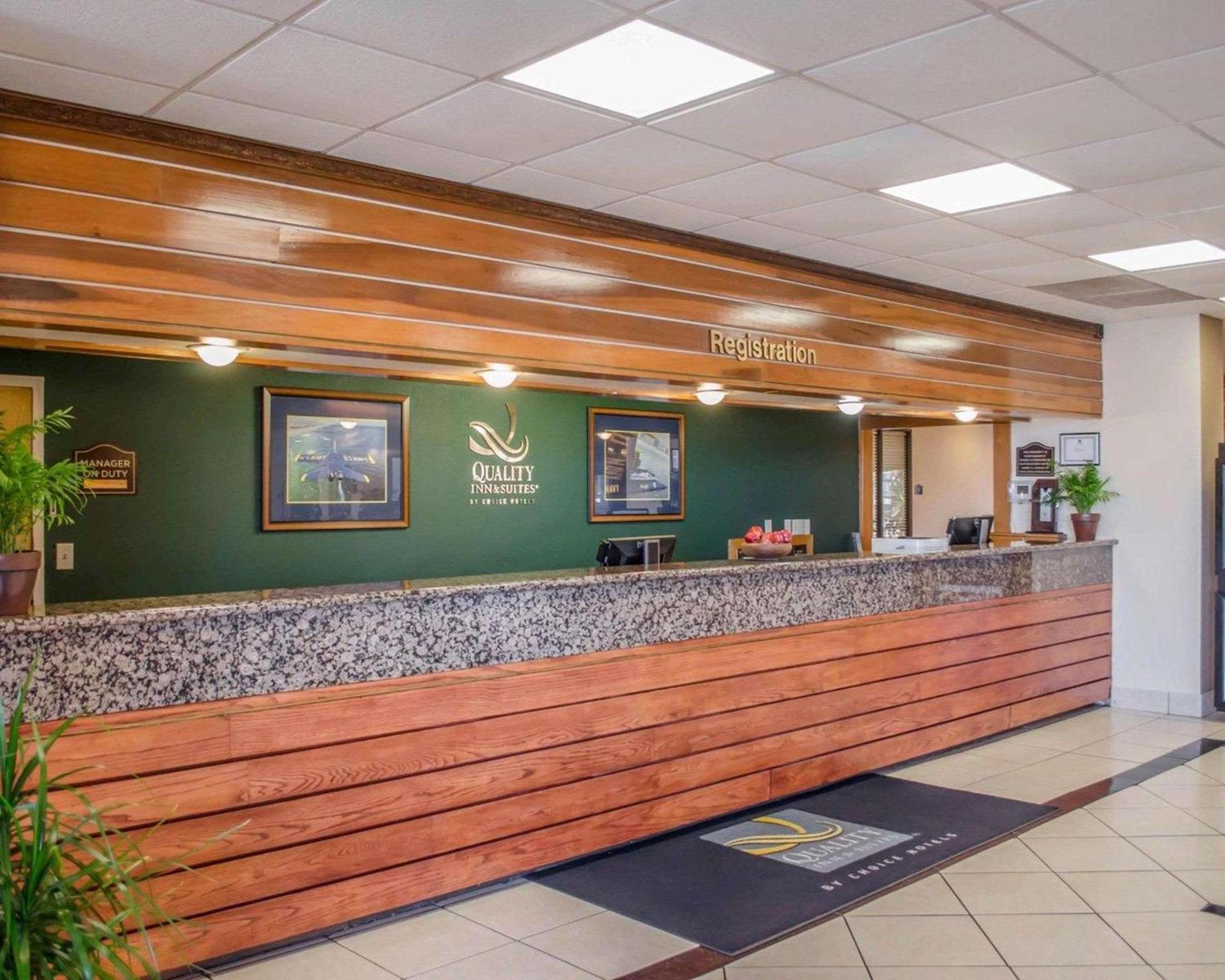 Quality Inn & Suites Pensacola Bayview photo 3