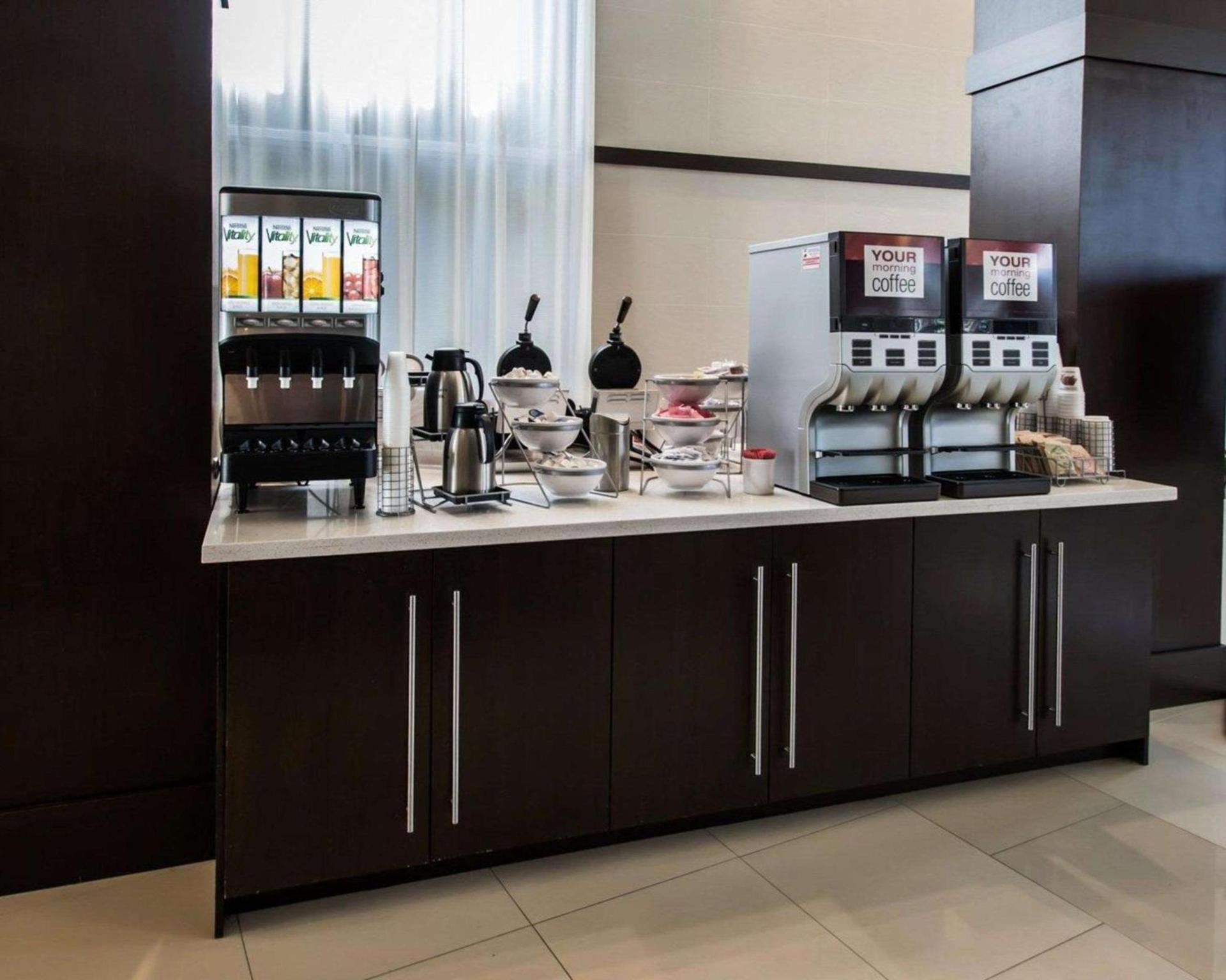 Comfort Suites Miami Airport North photo 16