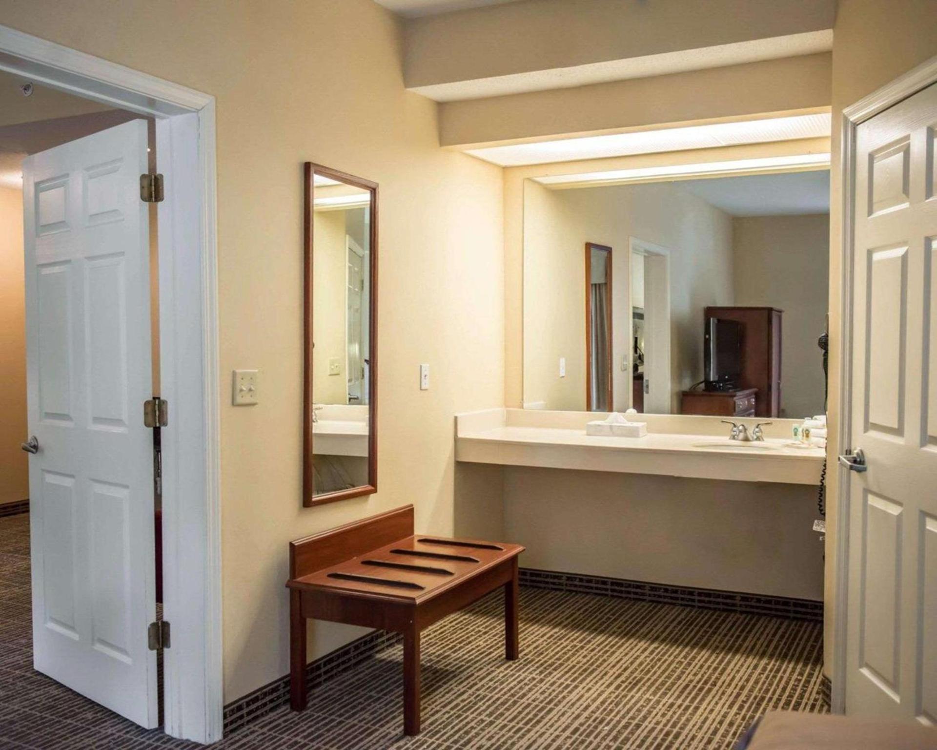 Quality Inn Lake City photo 8