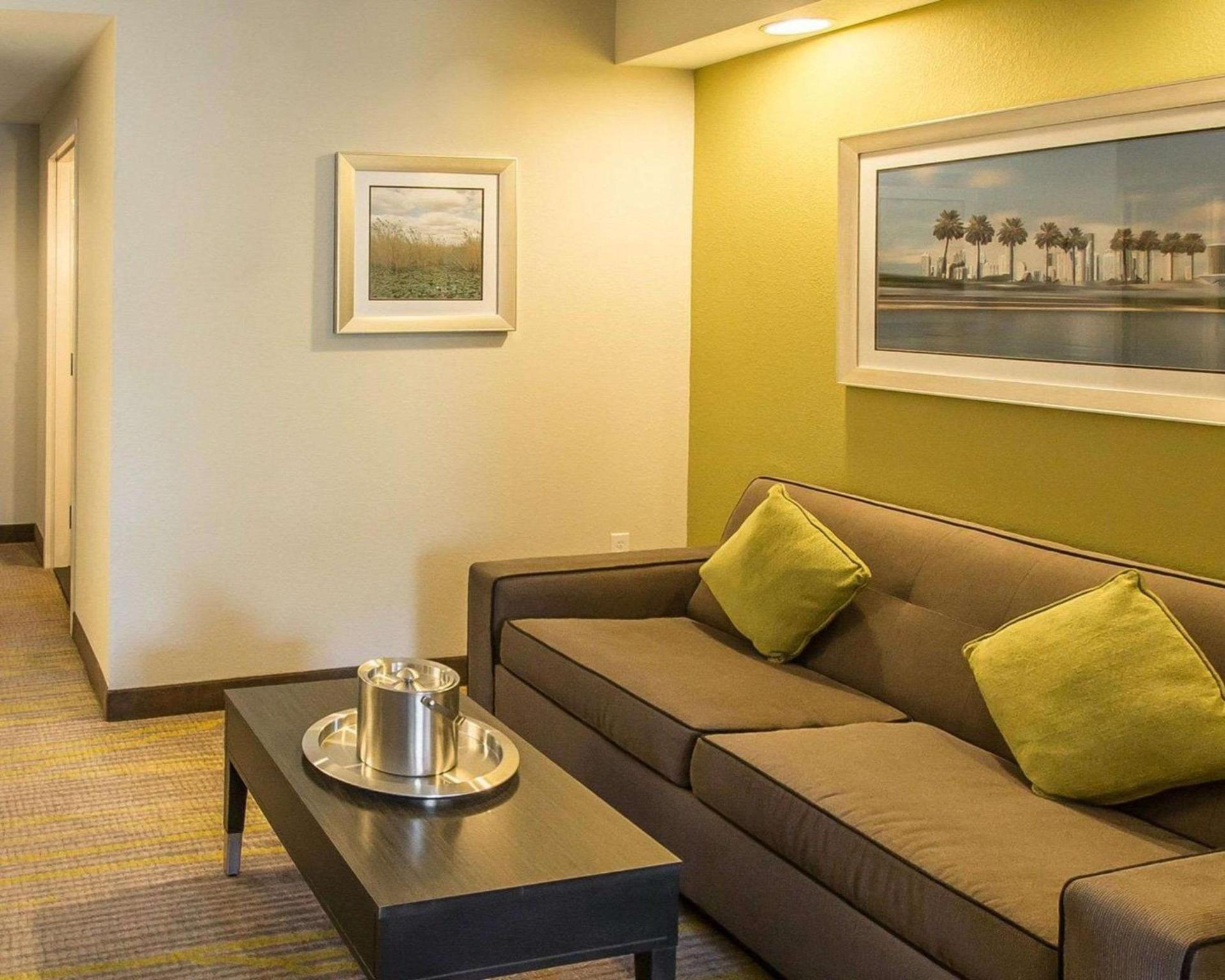 Comfort Suites Miami Airport North photo 15