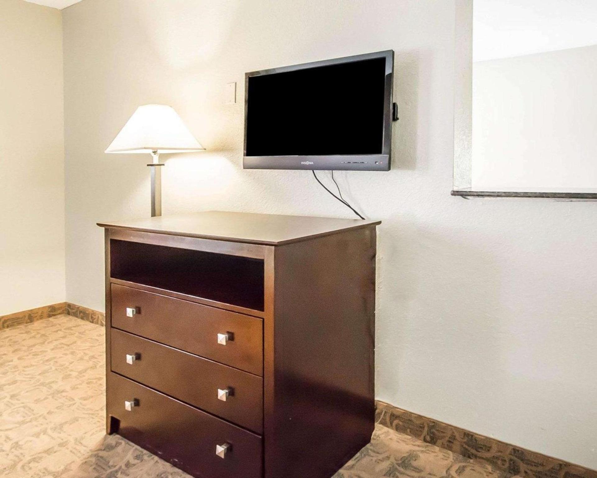 Quality Inn & Suites By the Parks photo 15