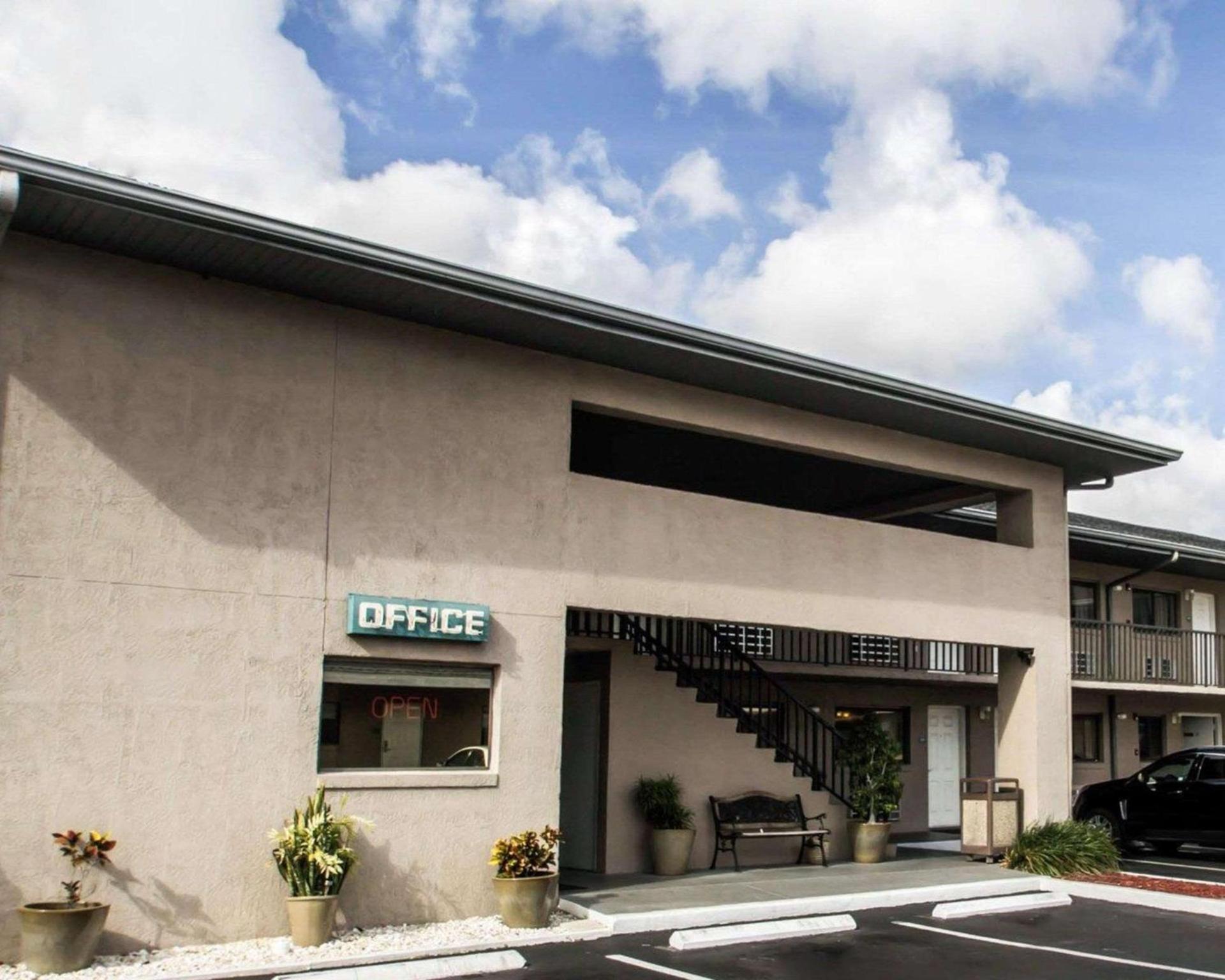 Rodeway Inn Apopka South photo 2