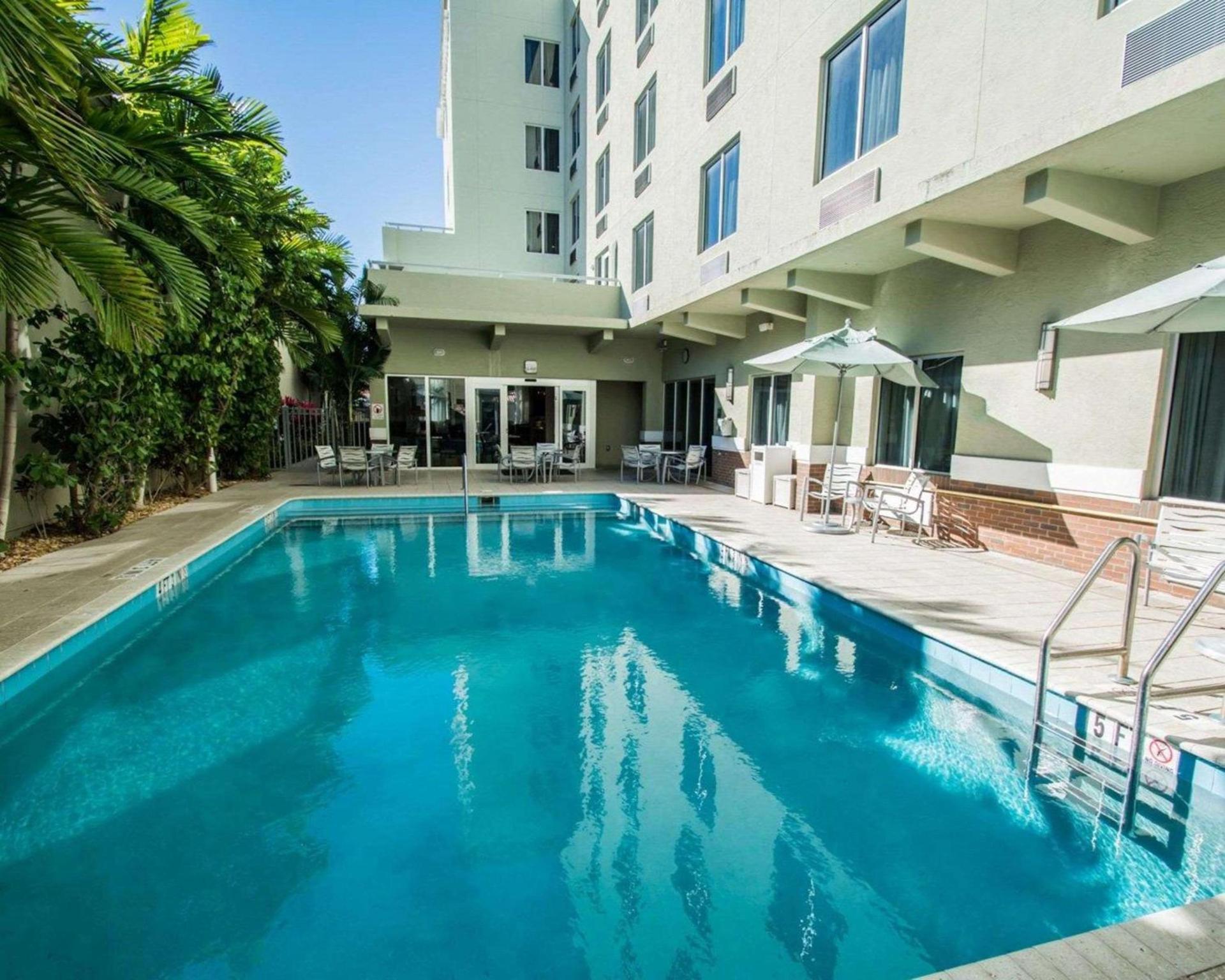 Comfort Suites Miami Airport North photo 8
