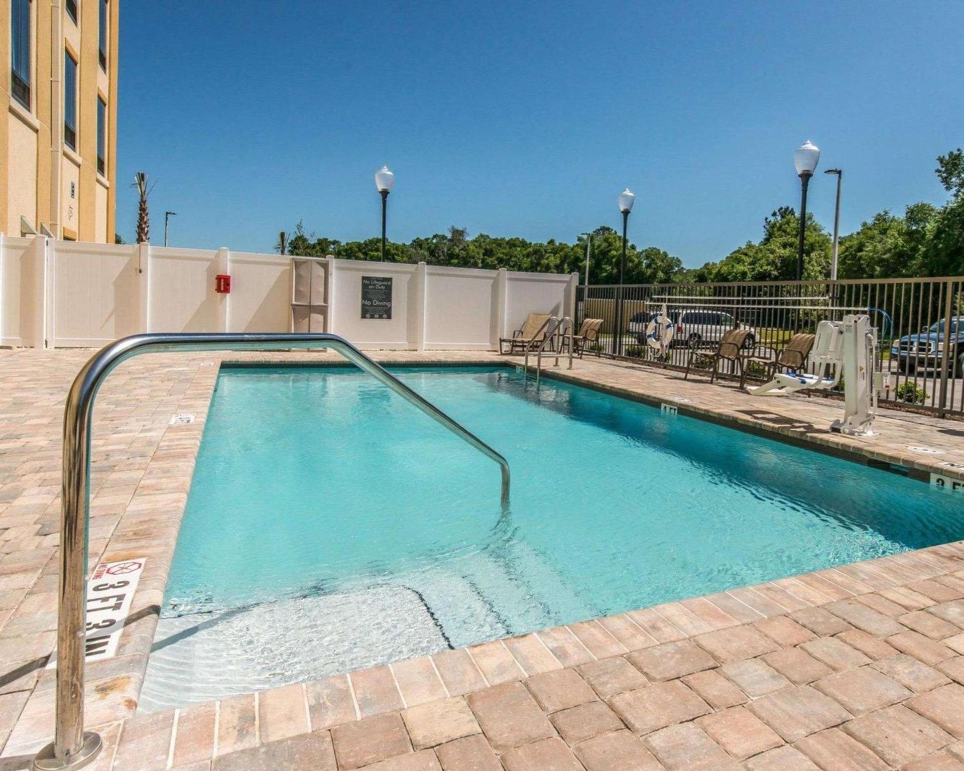 Comfort Suites Dunnellon near Rainbow Springs photo 20