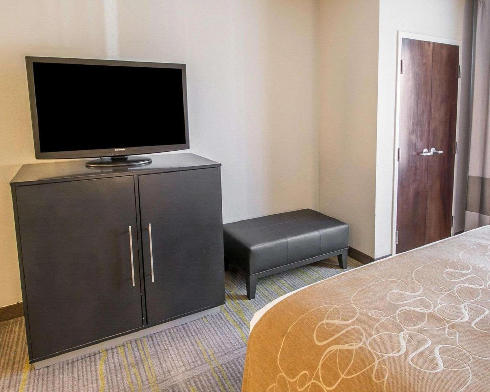 Comfort Suites Miami Airport North photo 4