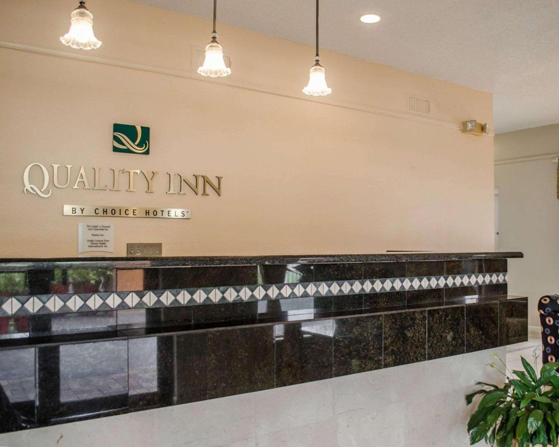 Quality Inn near Manatee Springs State Park photo 8