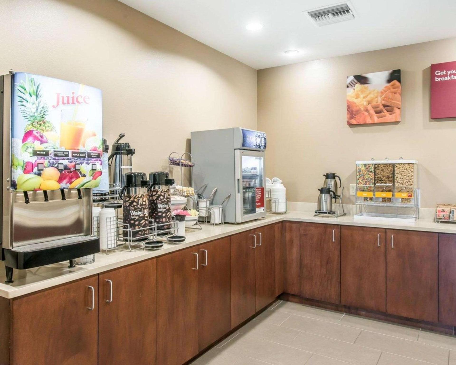 Comfort Suites Dunnellon near Rainbow Springs photo 28