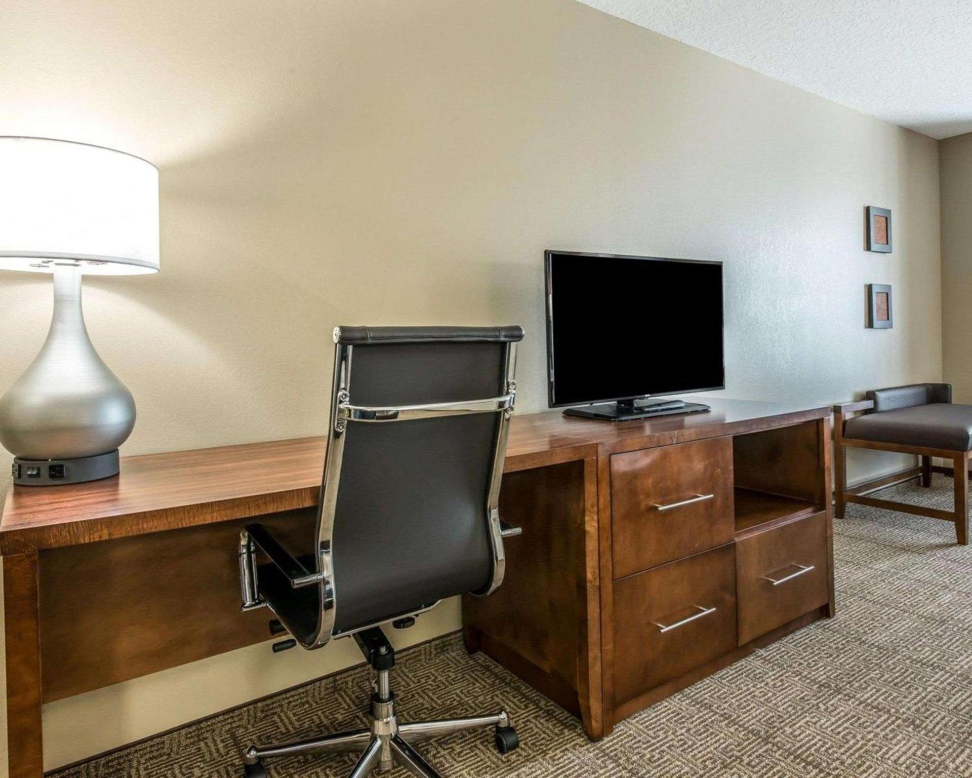 Comfort Suites Dunnellon near Rainbow Springs photo 15
