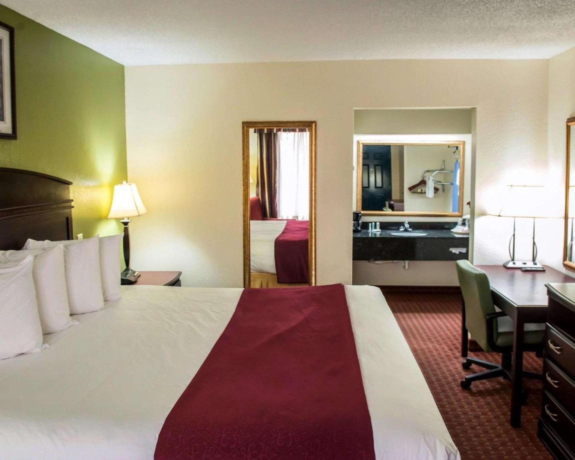 Quality Inn Chipley I-10 at Exit 120 photo 23