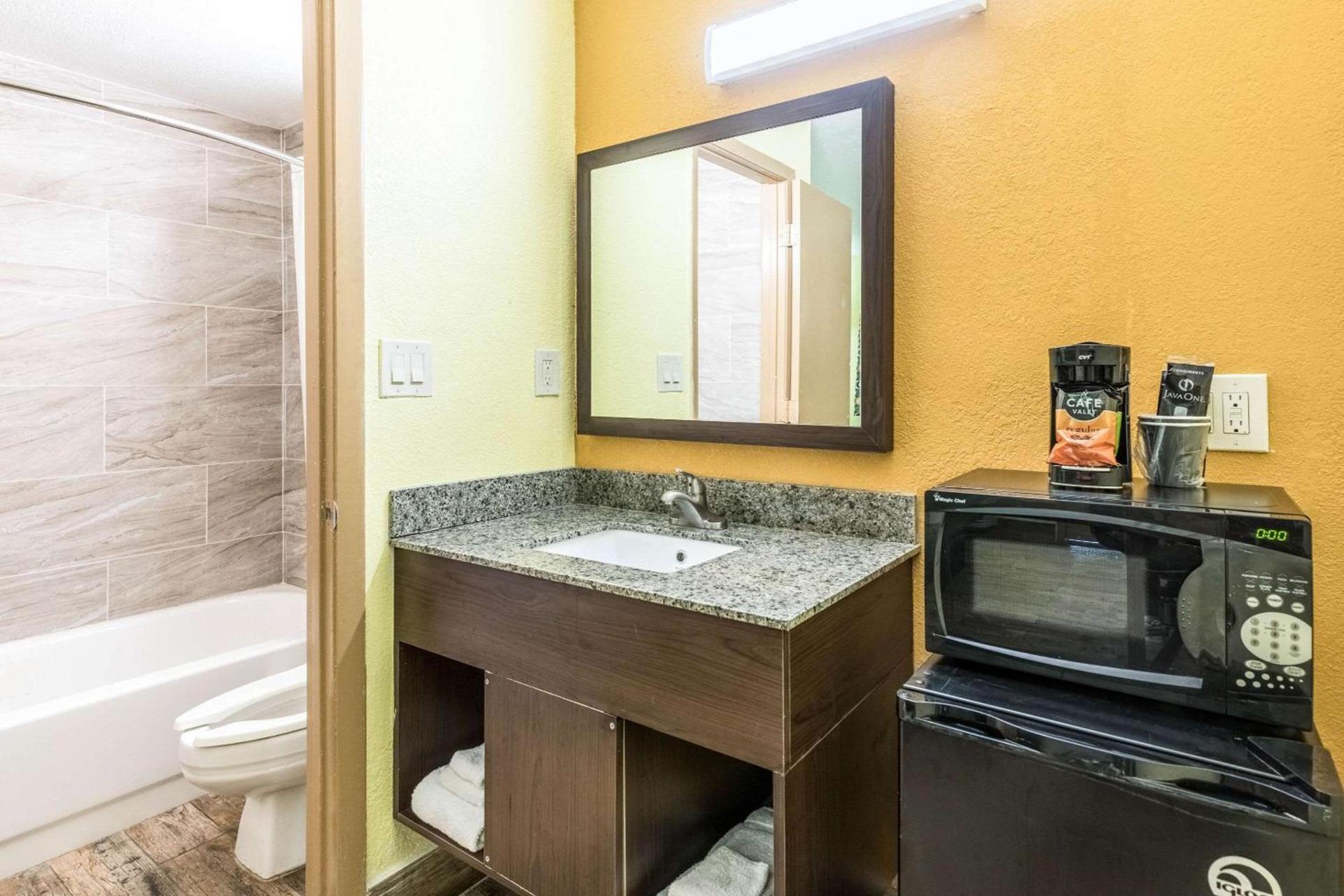 Rodeway Inn Fairgrounds-Casino photo 17