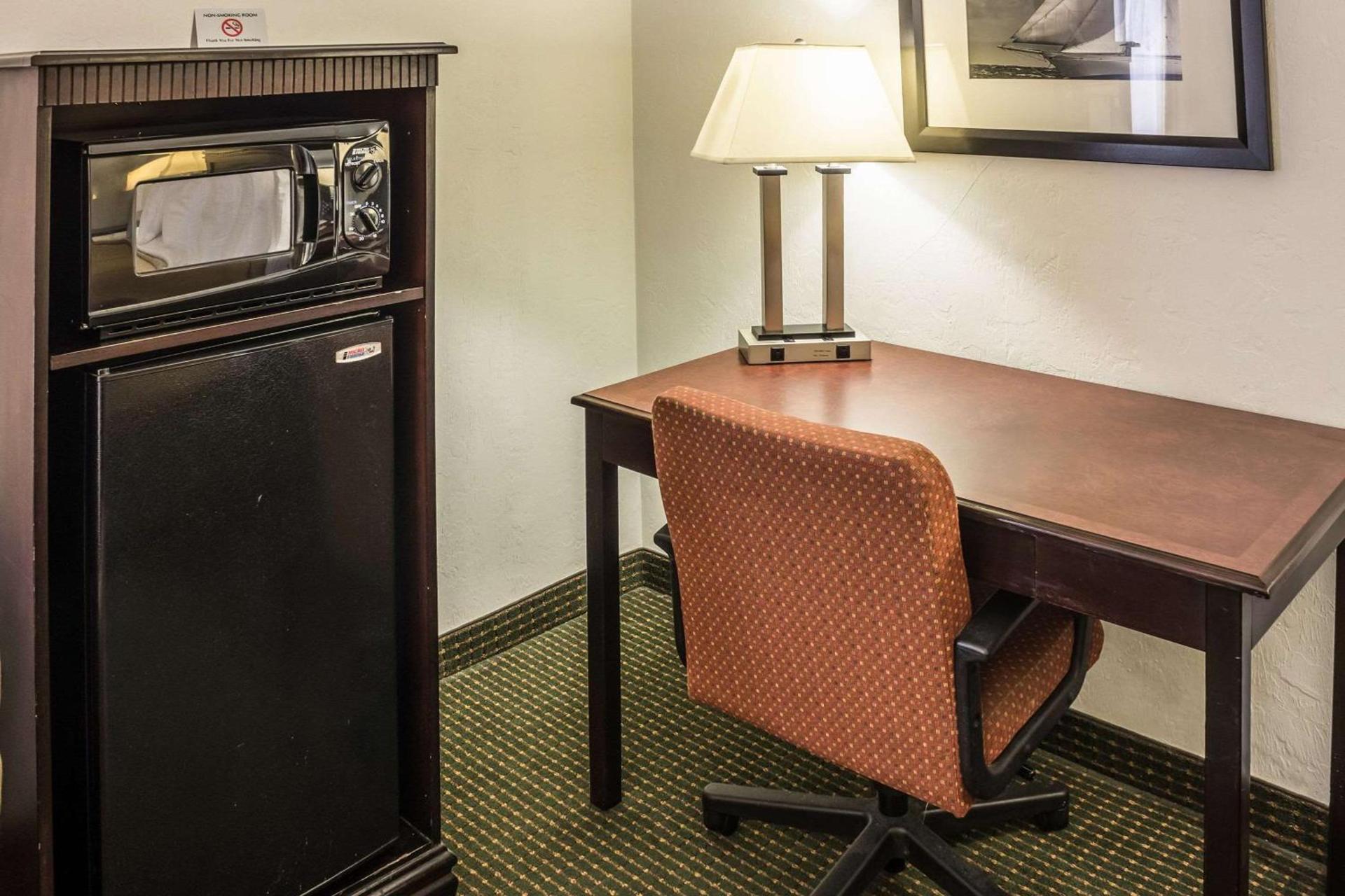 Econo Lodge Palm Coast Central photo 9