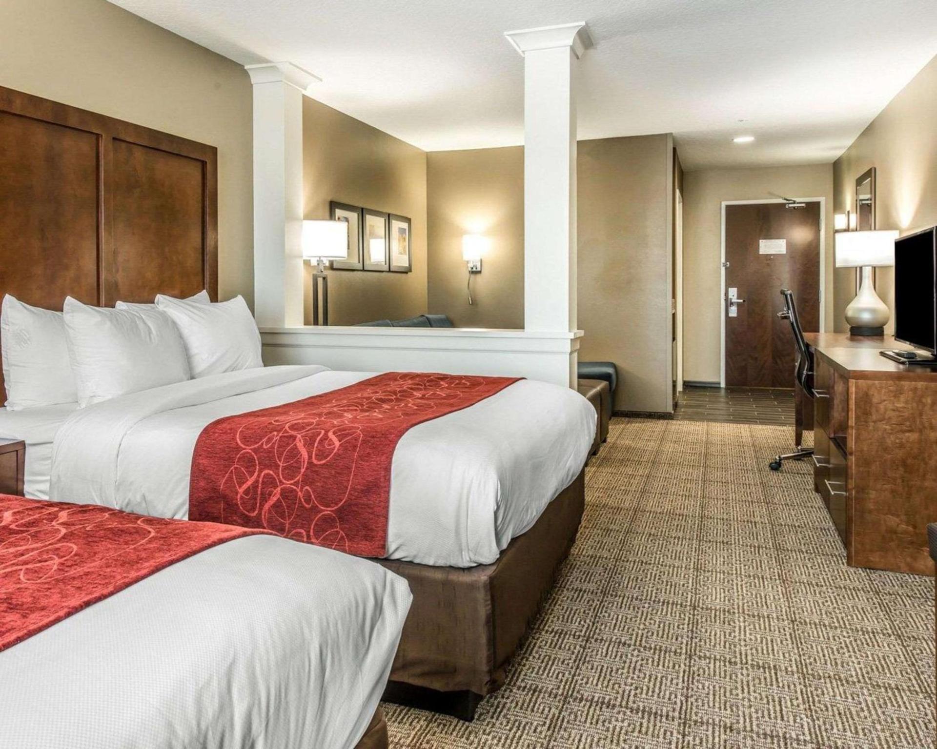 Comfort Suites Dunnellon near Rainbow Springs photo 9