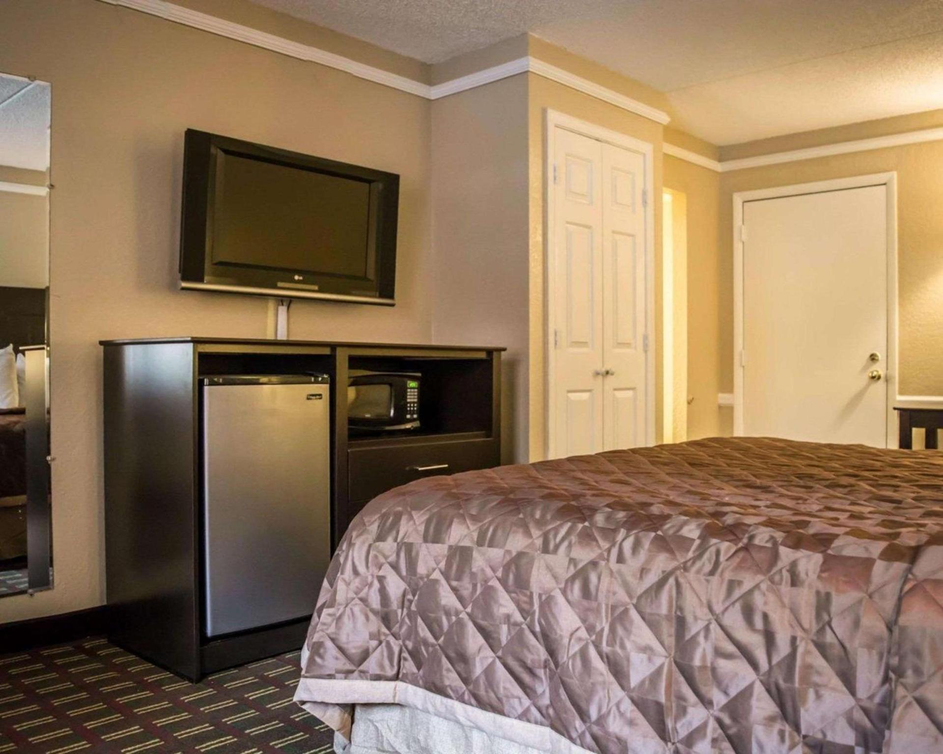 Rodeway Inn Near Ybor City - Casino photo 14