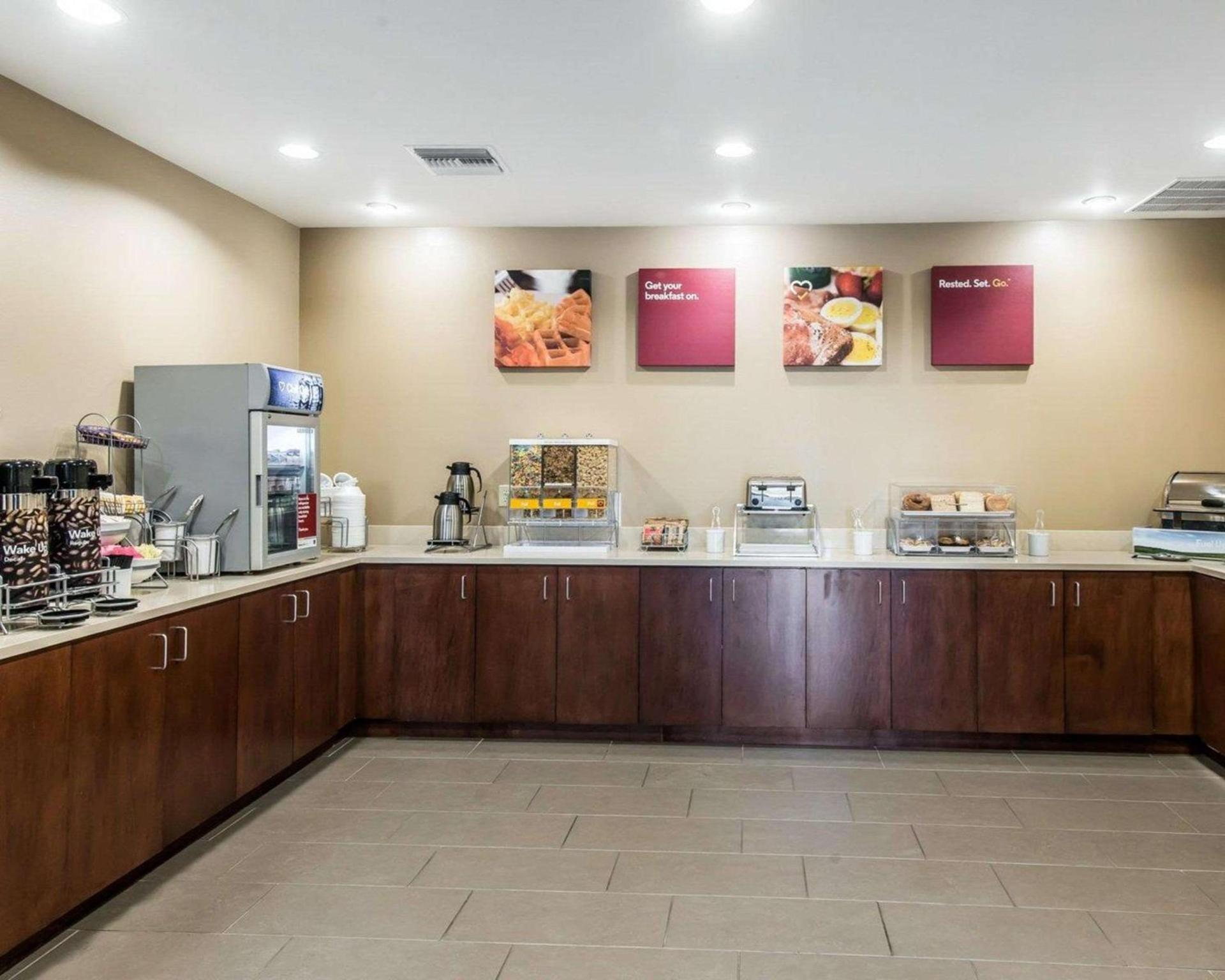 Comfort Suites Dunnellon near Rainbow Springs photo 27