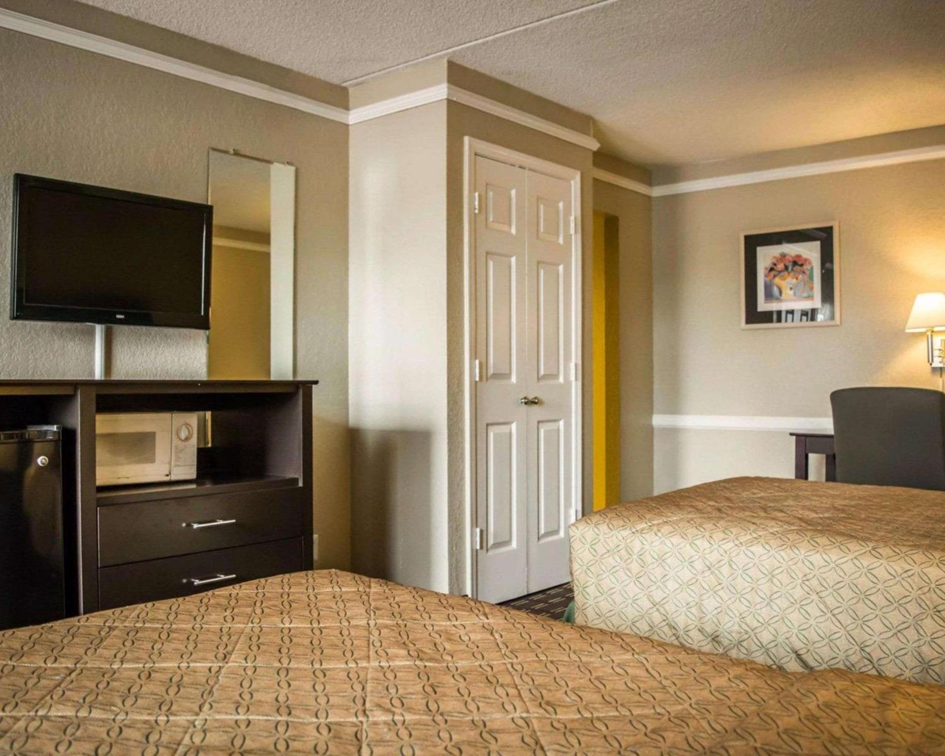 Rodeway Inn Near Ybor City - Casino photo 12