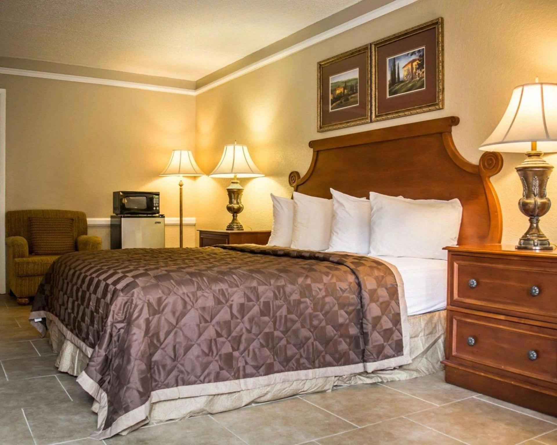 Rodeway Inn Near Ybor City - Casino photo 9