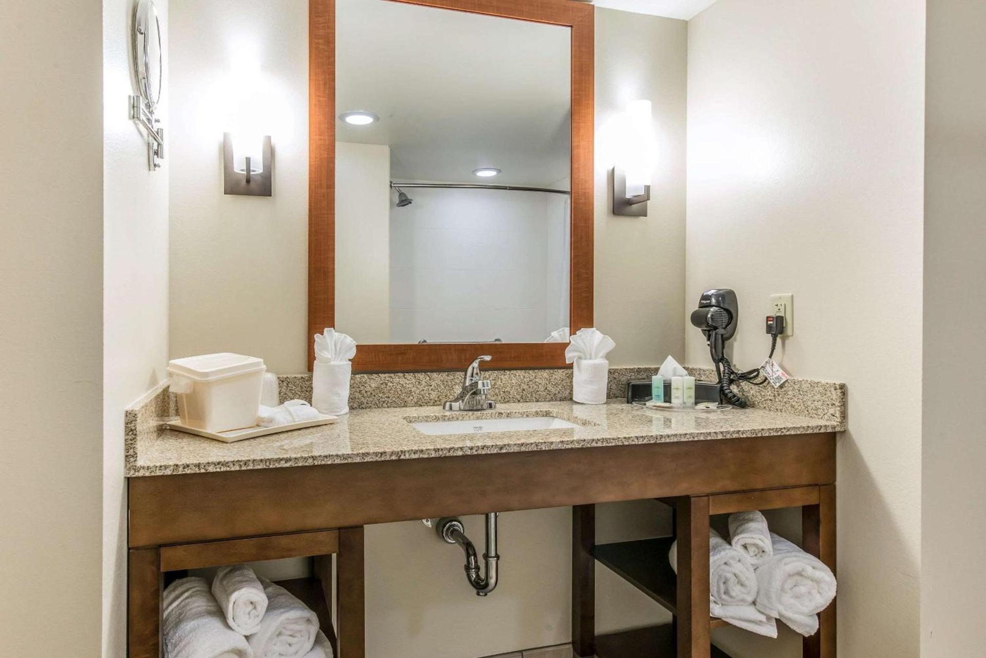 Comfort Suites Dunnellon near Rainbow Springs photo 5