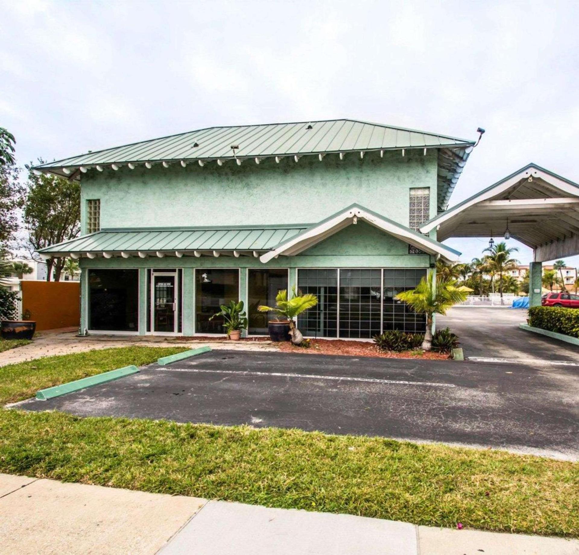 Econo Lodge Cocoa Beach - near the Port photo 10