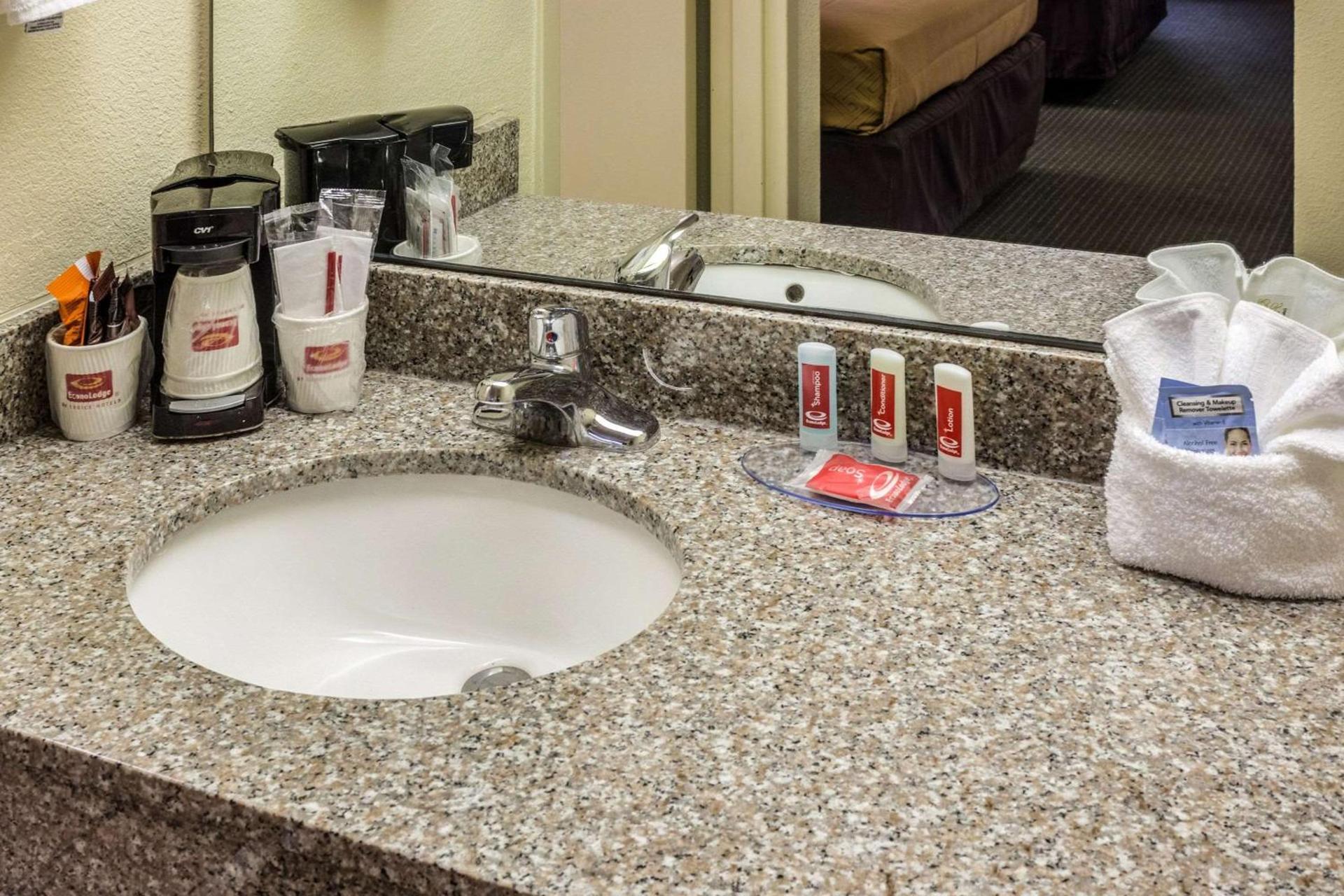 Econo Lodge Palm Coast Central photo 21
