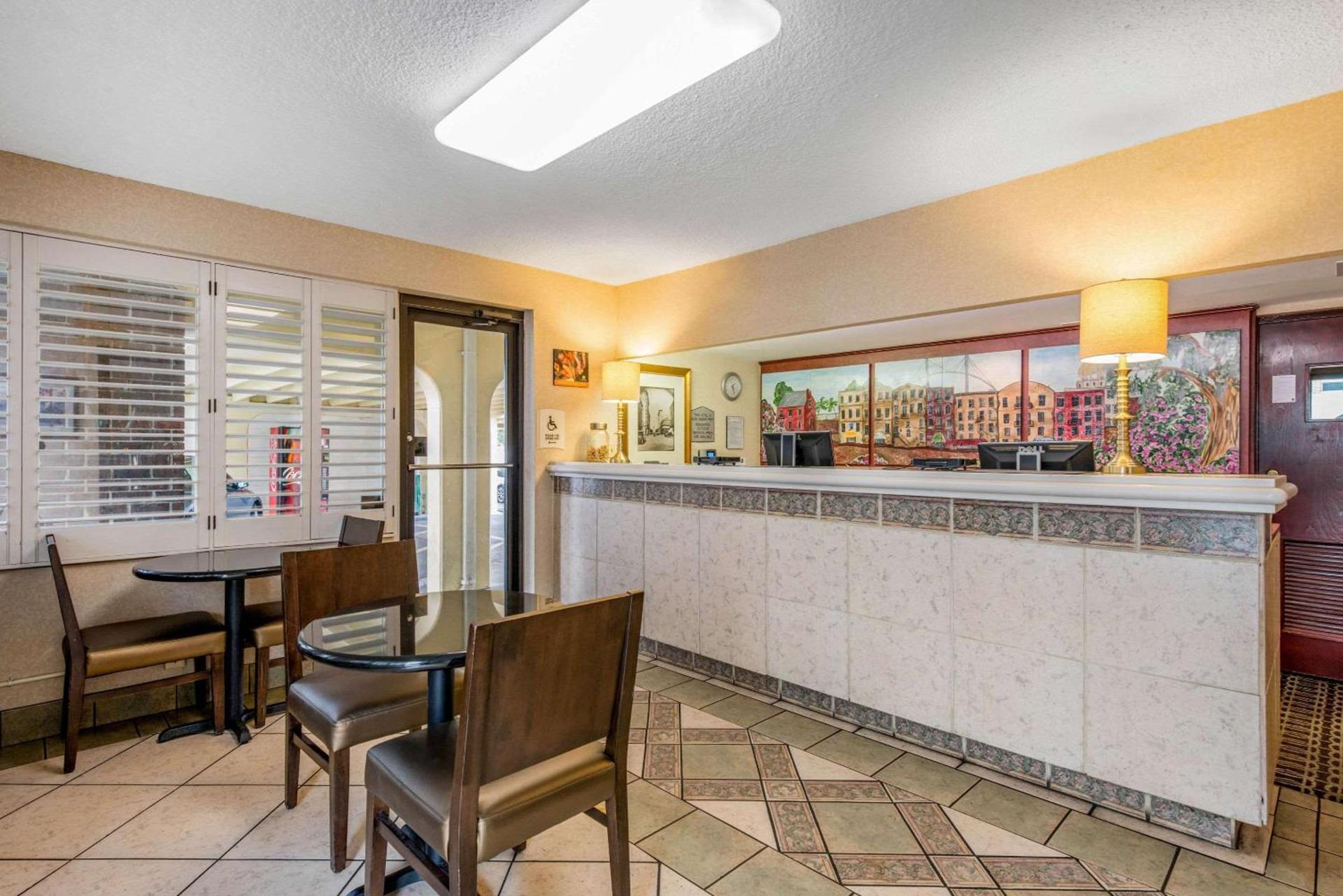 Quality Inn Savannah Historic District photo 4