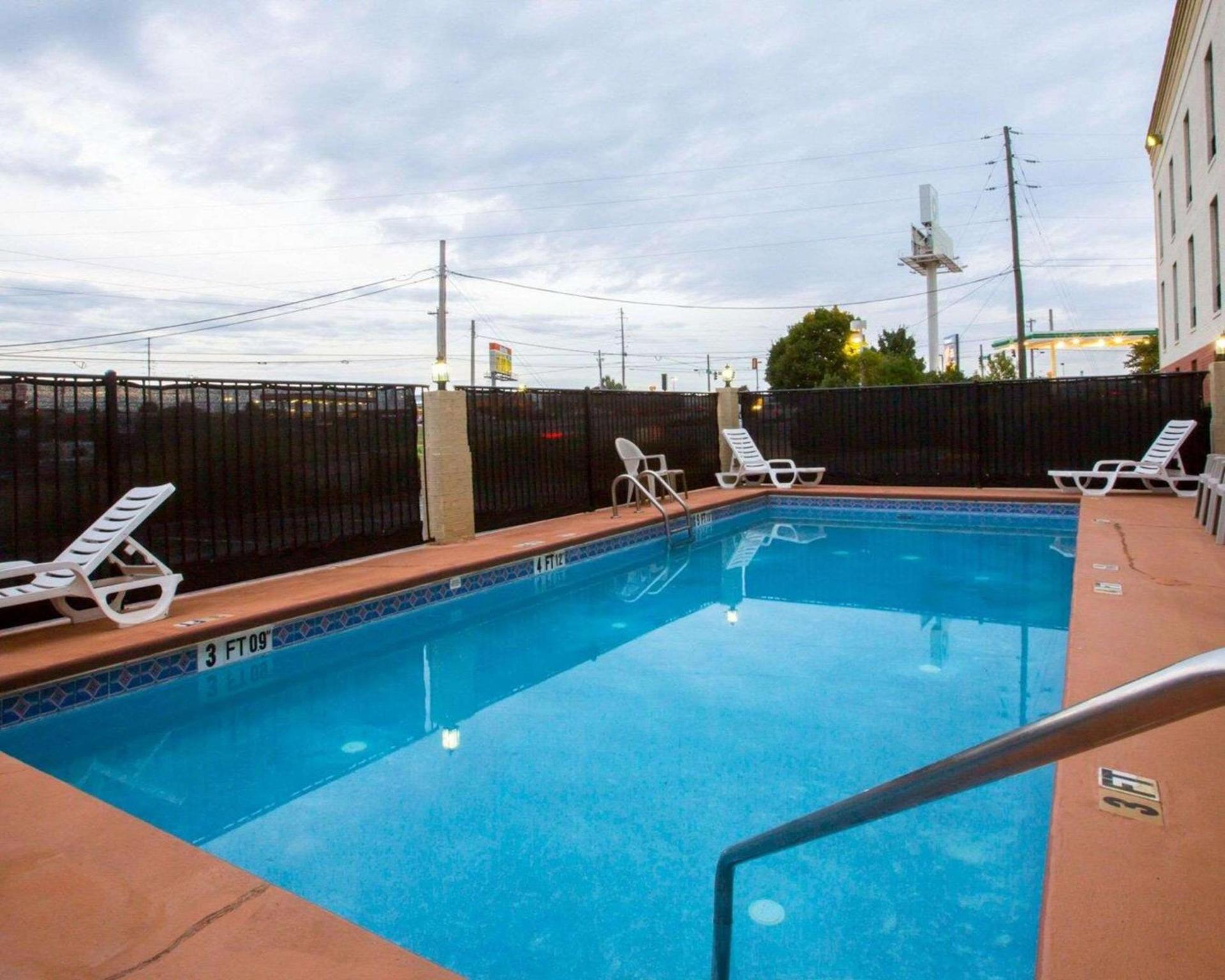Comfort Suites Cumming-Atlanta near Northside Hospital Forsyth — hotel in Cumming