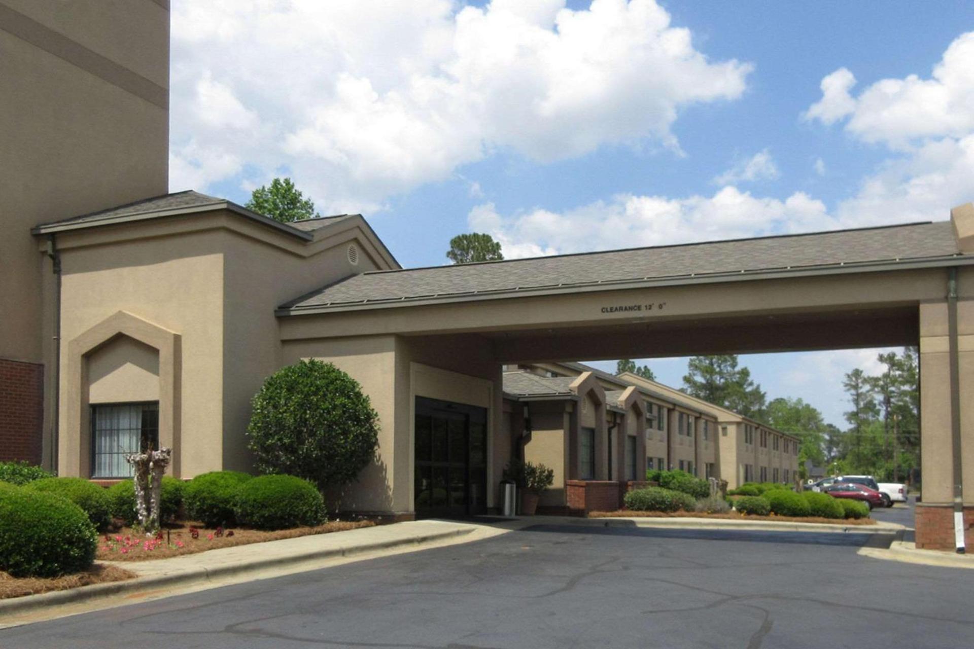 Ramada by Wyndham Albany GA photo 1