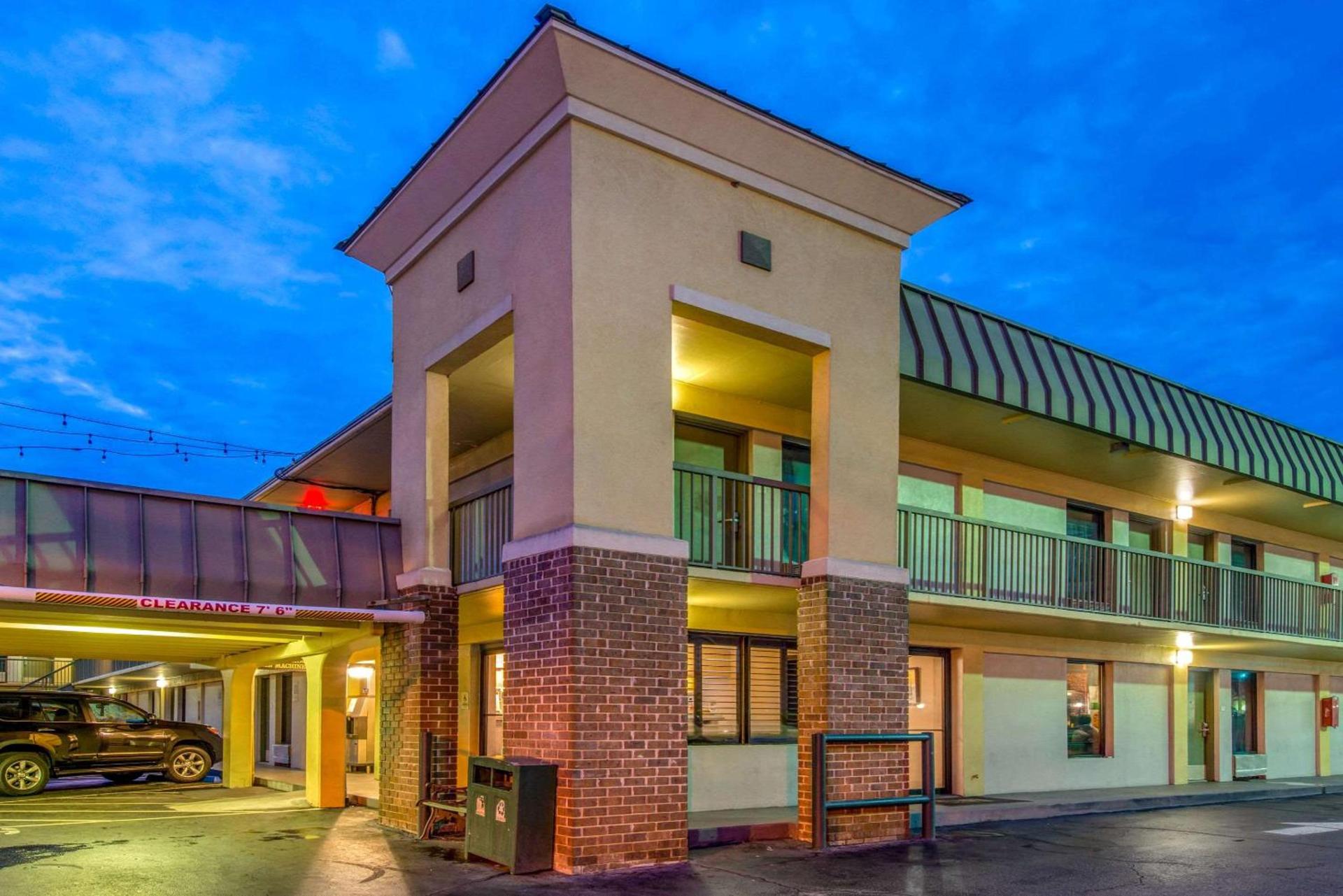 Quality Inn Savannah Historic District photo 3