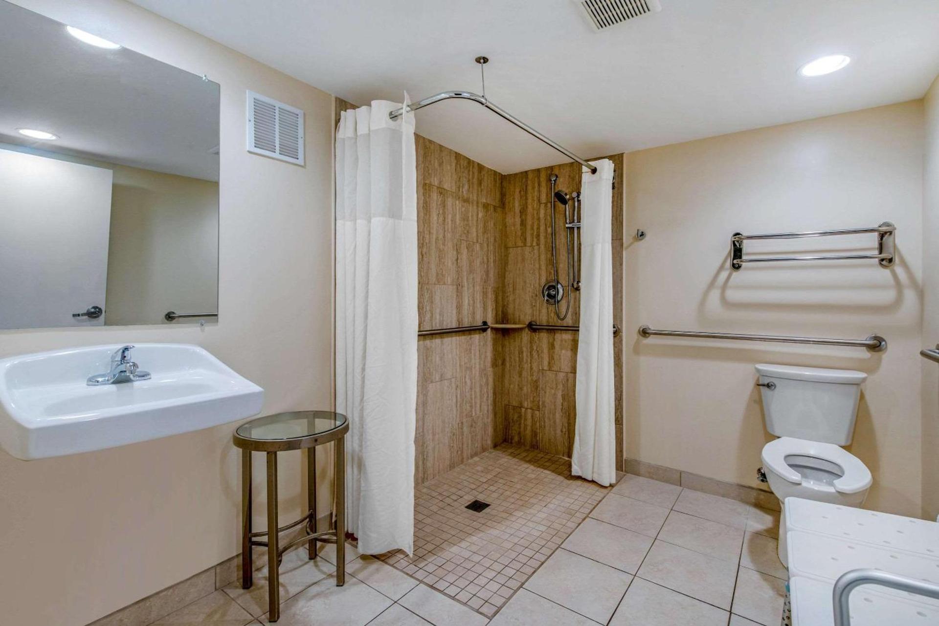 Quality Inn Savannah Historic District photo 23