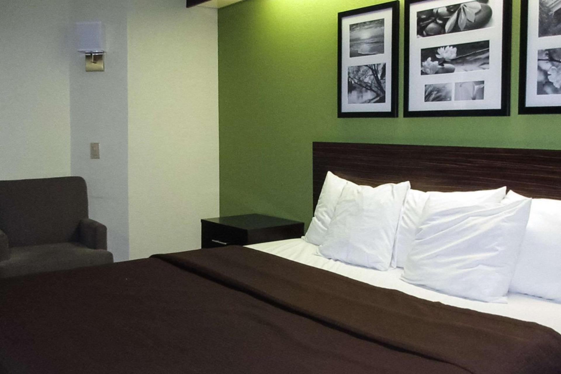 Ramada by Wyndham Albany GA photo 9