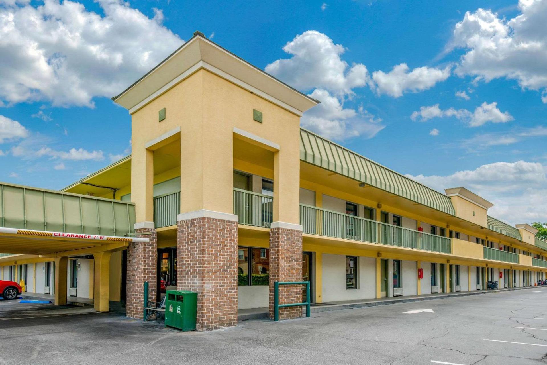 Quality Inn Savannah Historic District photo 1
