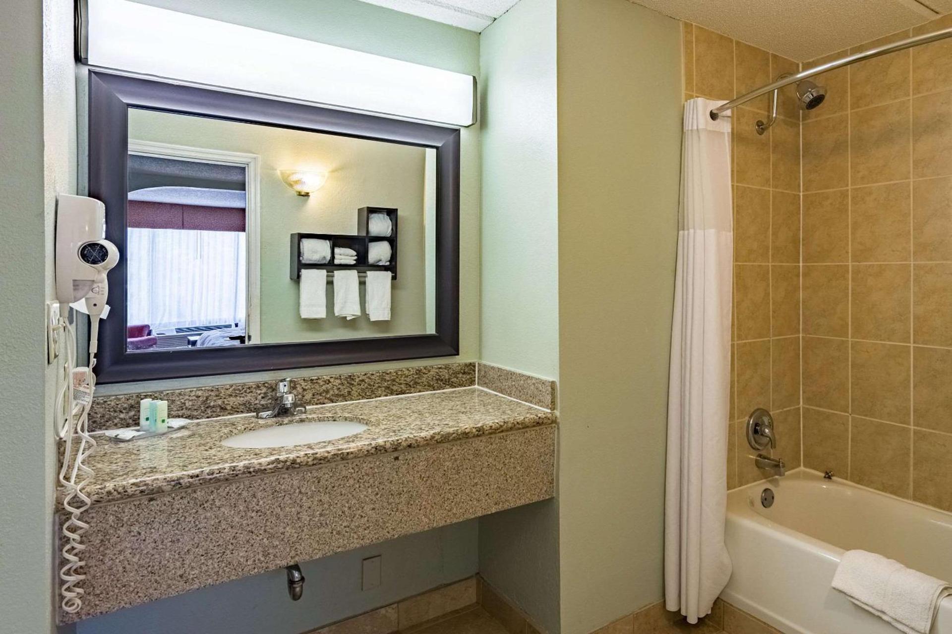 Quality Inn Columbus near Fort Benning photo 6