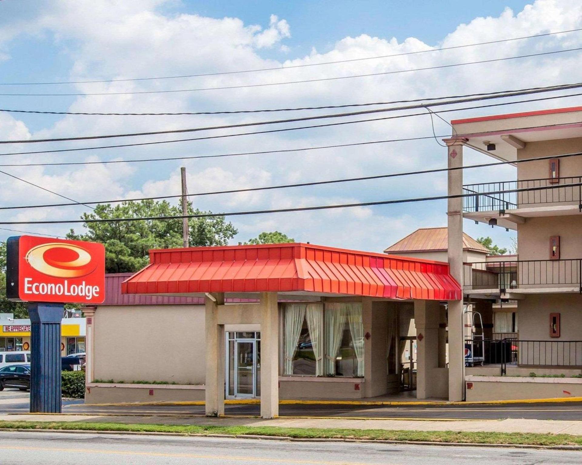 Econo Lodge Atlanta College Park photo 13