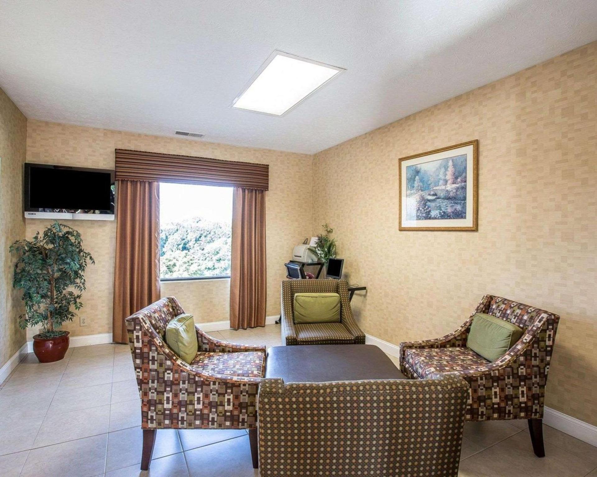 Quality Inn Dahlonega Near University photo 4