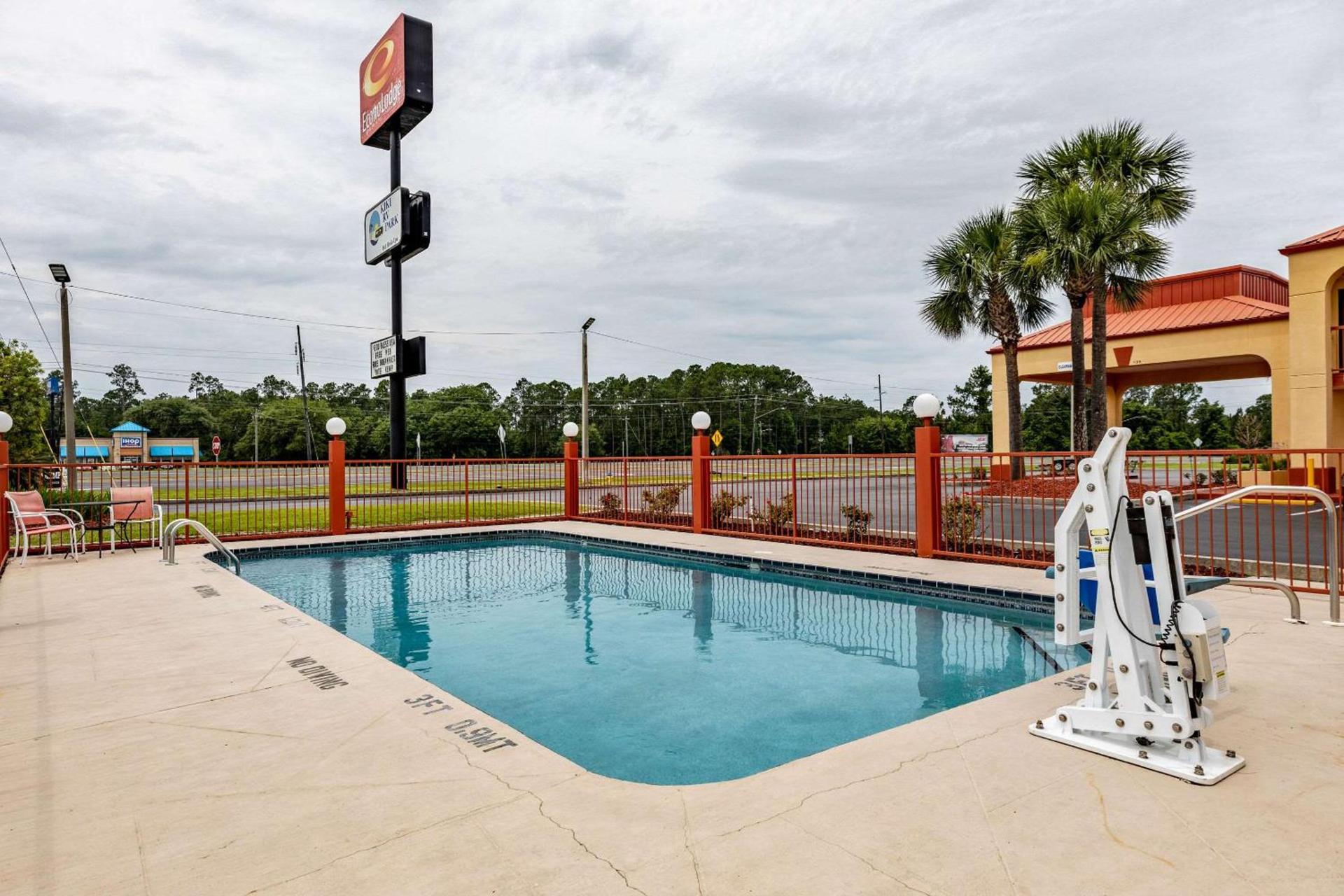 Econo Lodge Kingsland photo 18