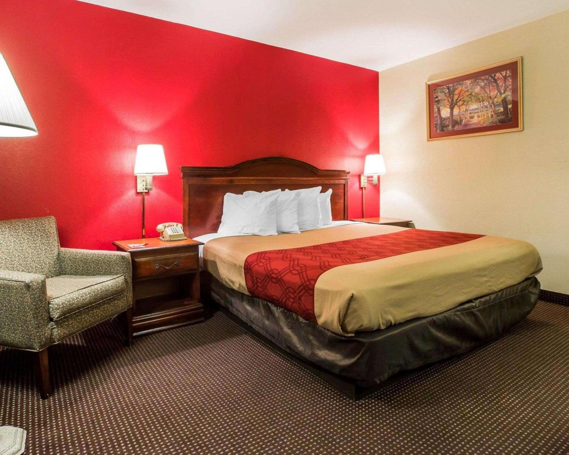 Econo Lodge Atlanta College Park photo 26
