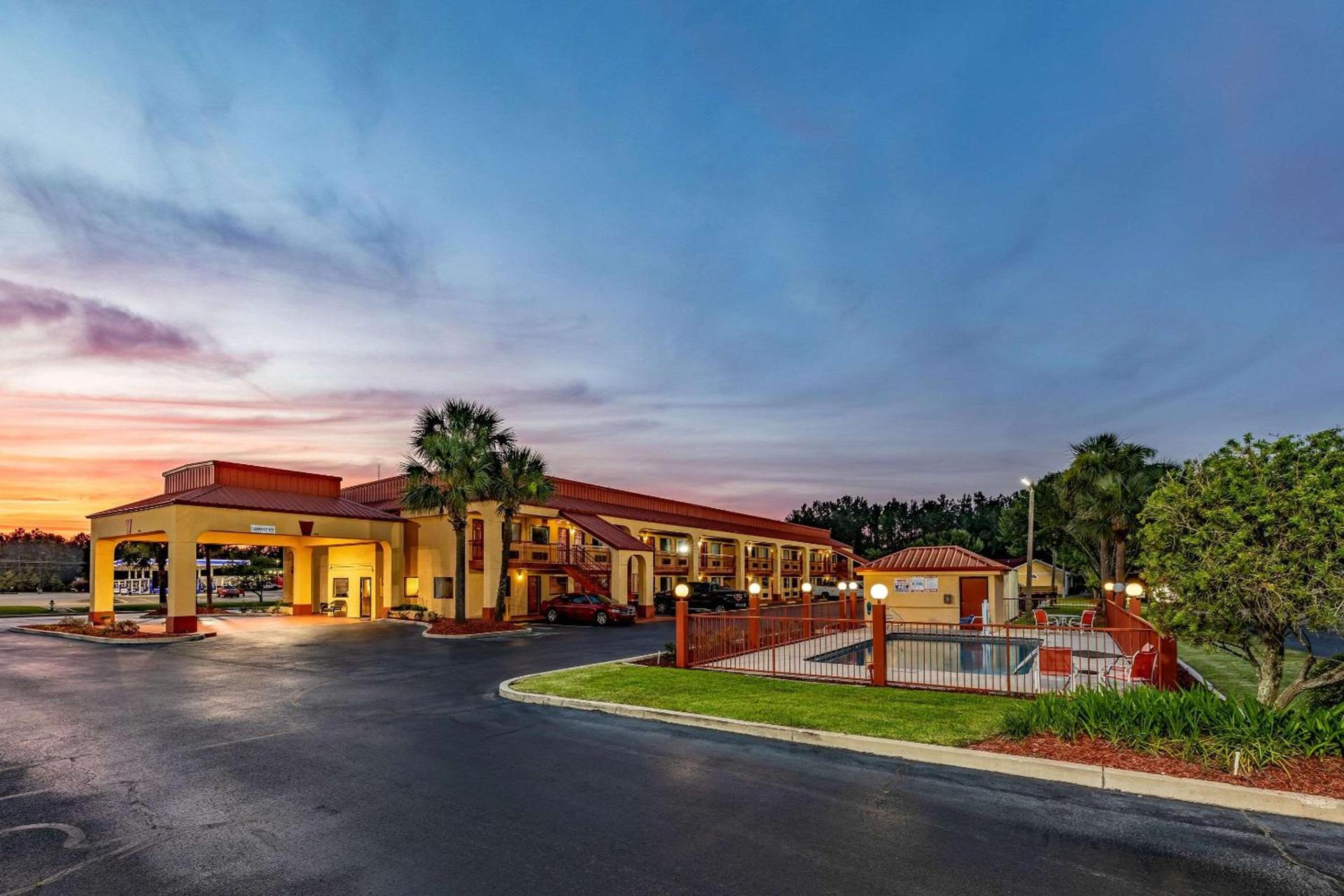 Econo Lodge Kingsland photo 20