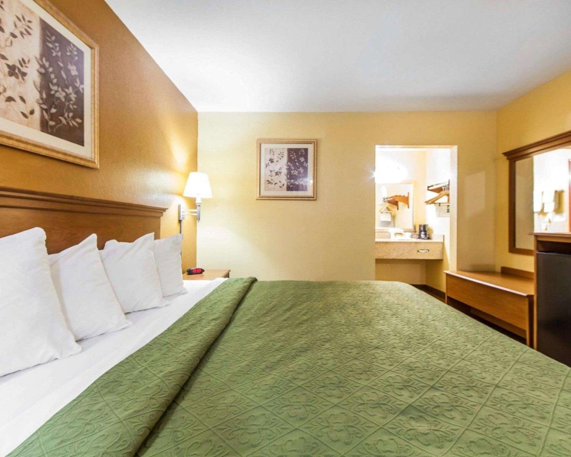 Quality Inn & Suites Cartersville North photo 11