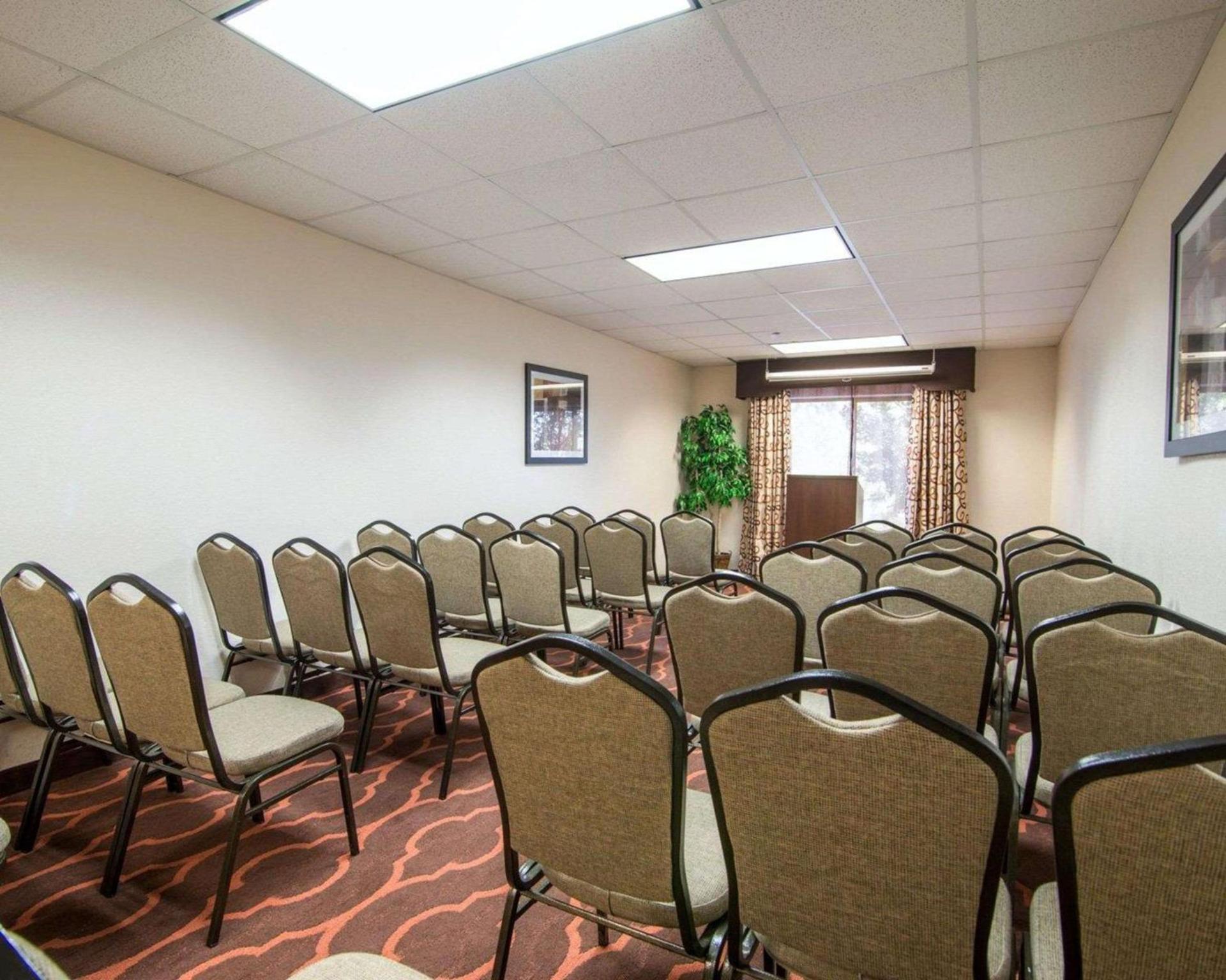 Comfort Suites Northside Hospital Gwinnett photo 7