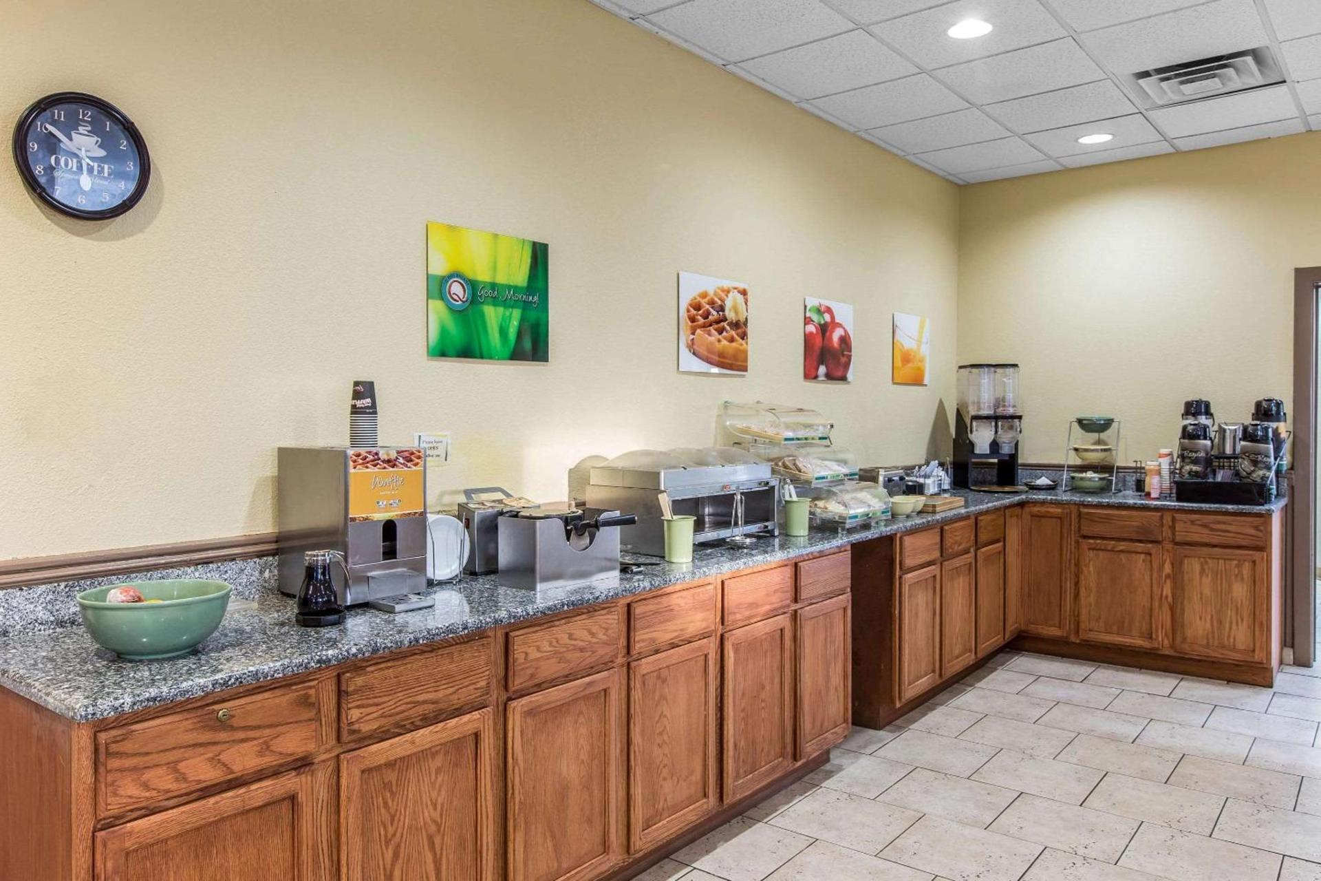 Quality Inn & Suites Conference Center Thomasville photo 2