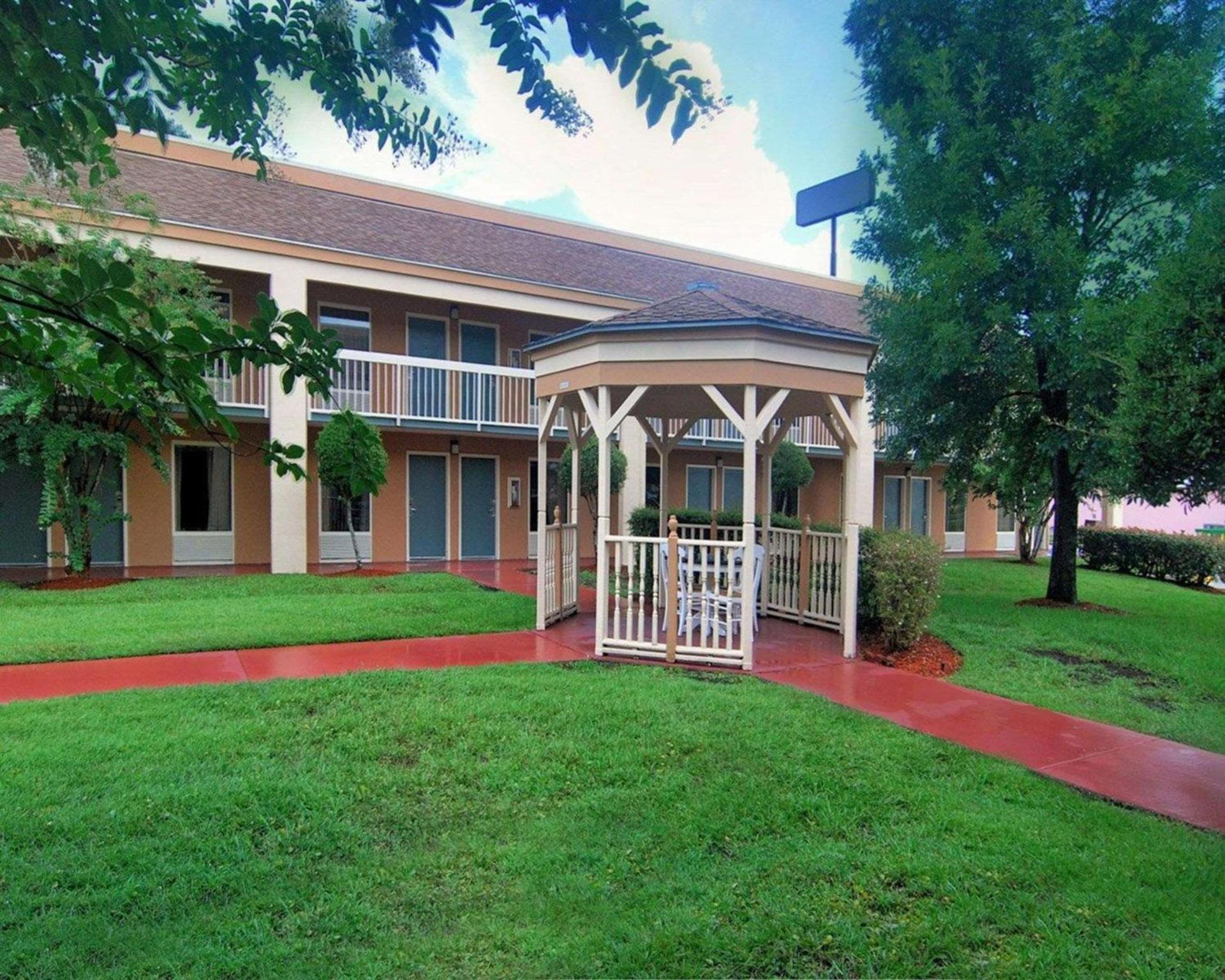 Quality Inn Kingsland photo 14