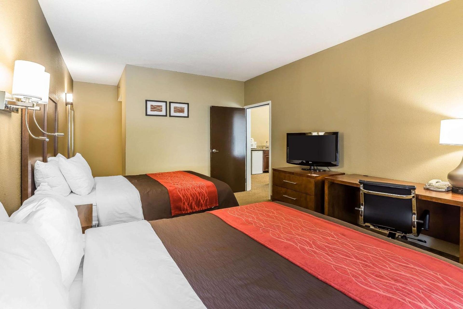 Comfort Inn & Suites Dalton West photo 17