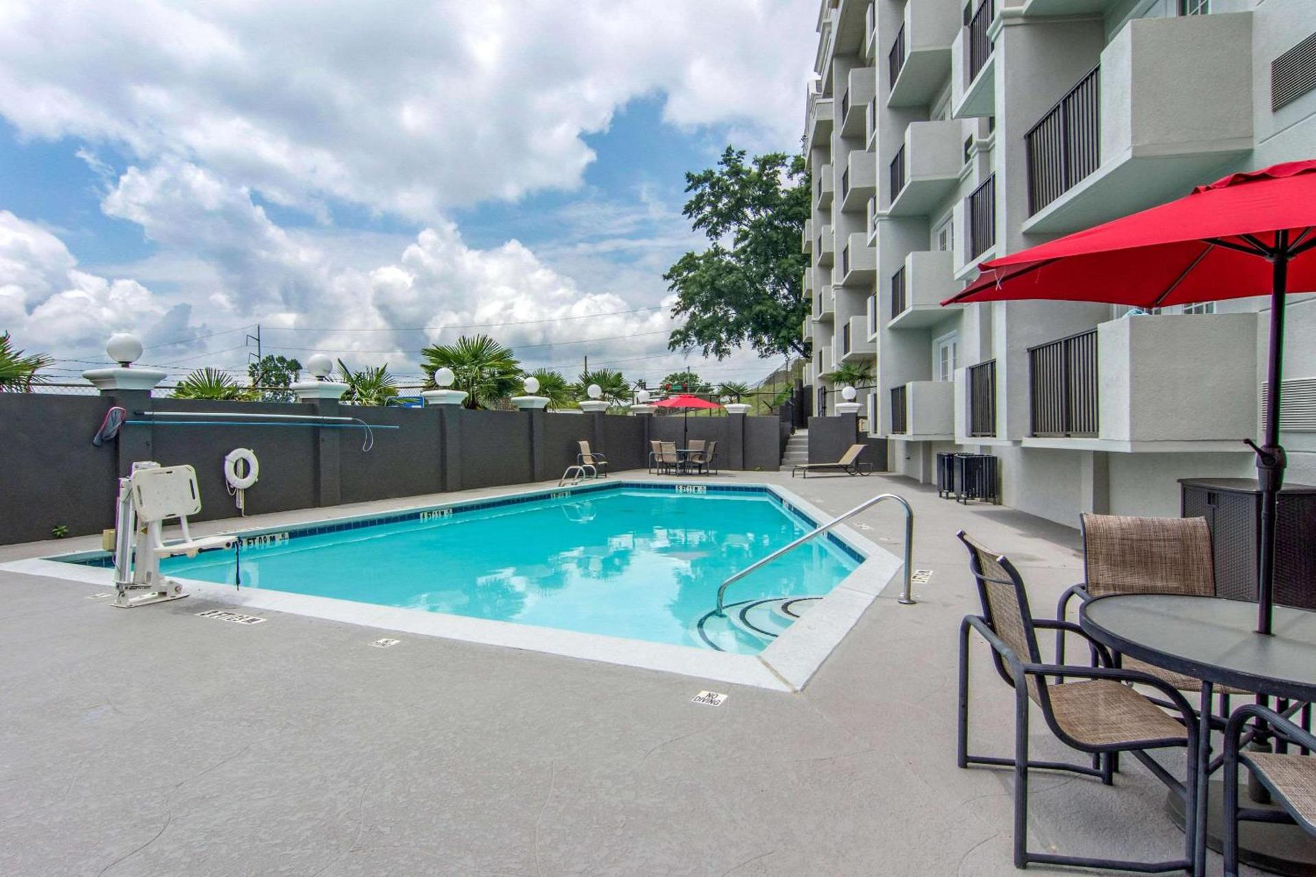 Sandy Springs Inn - Atlanta Perimeter photo 2