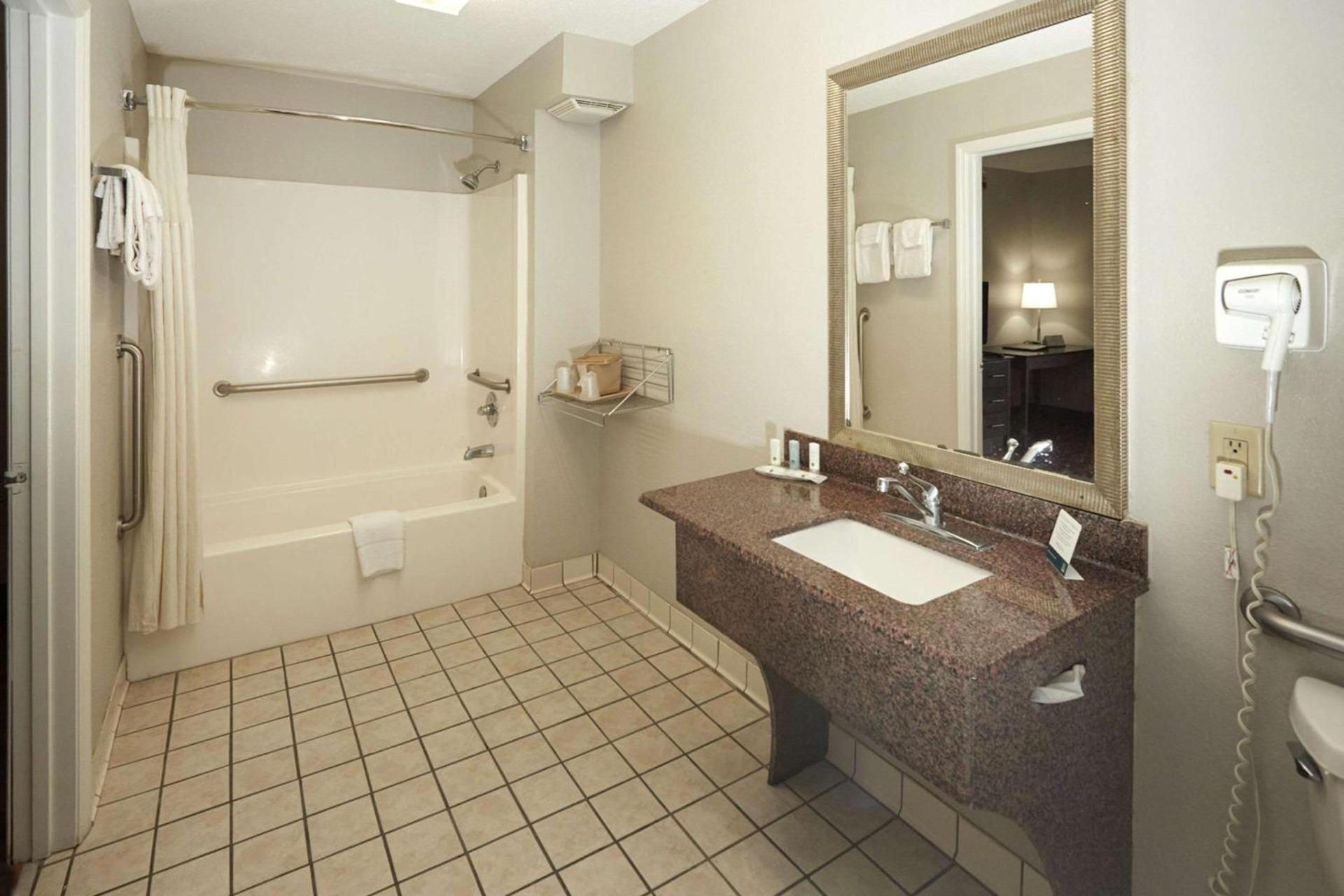 Quality Inn Augusta West Near Fort Gordon photo 15
