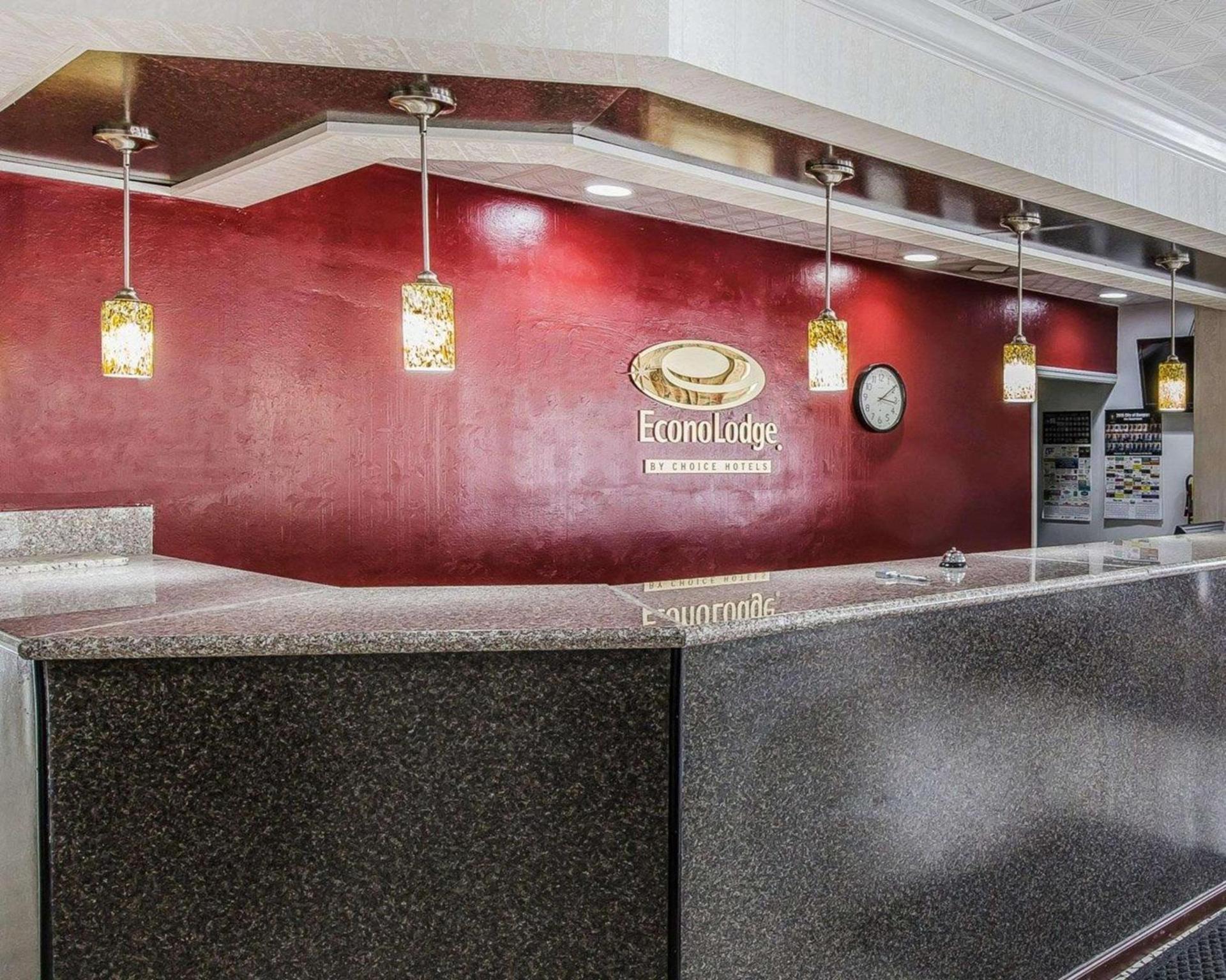 Econo Lodge photo 2