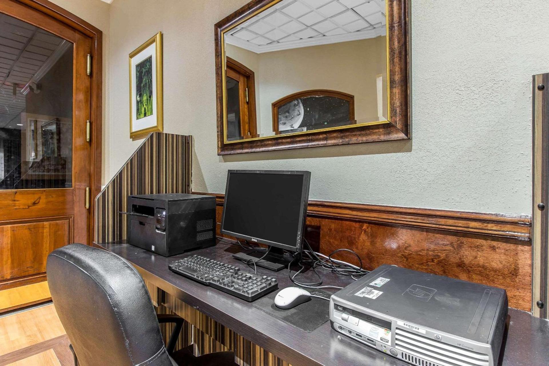 Quality Inn Savannah Midtown photo 18